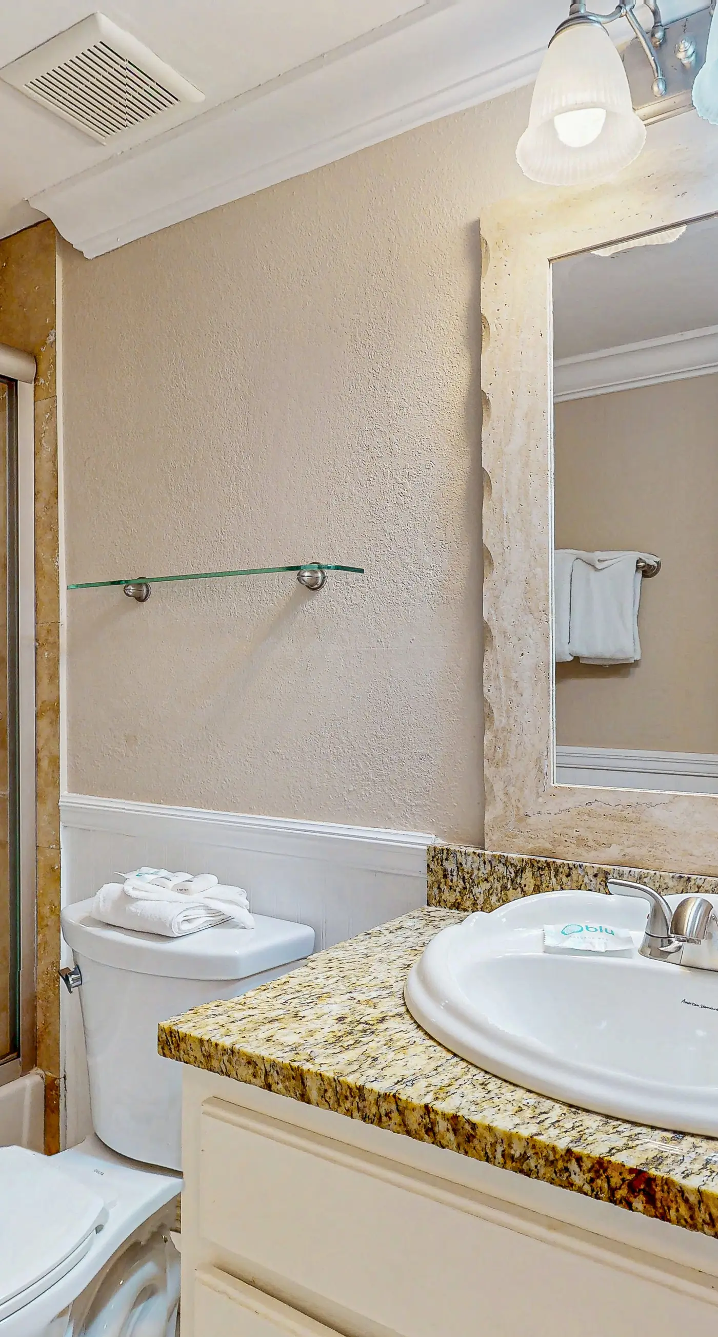 Lovely Condo in Beachfront Resort w/Shared Hot Tub & Pool, Central AC, Free WiFi