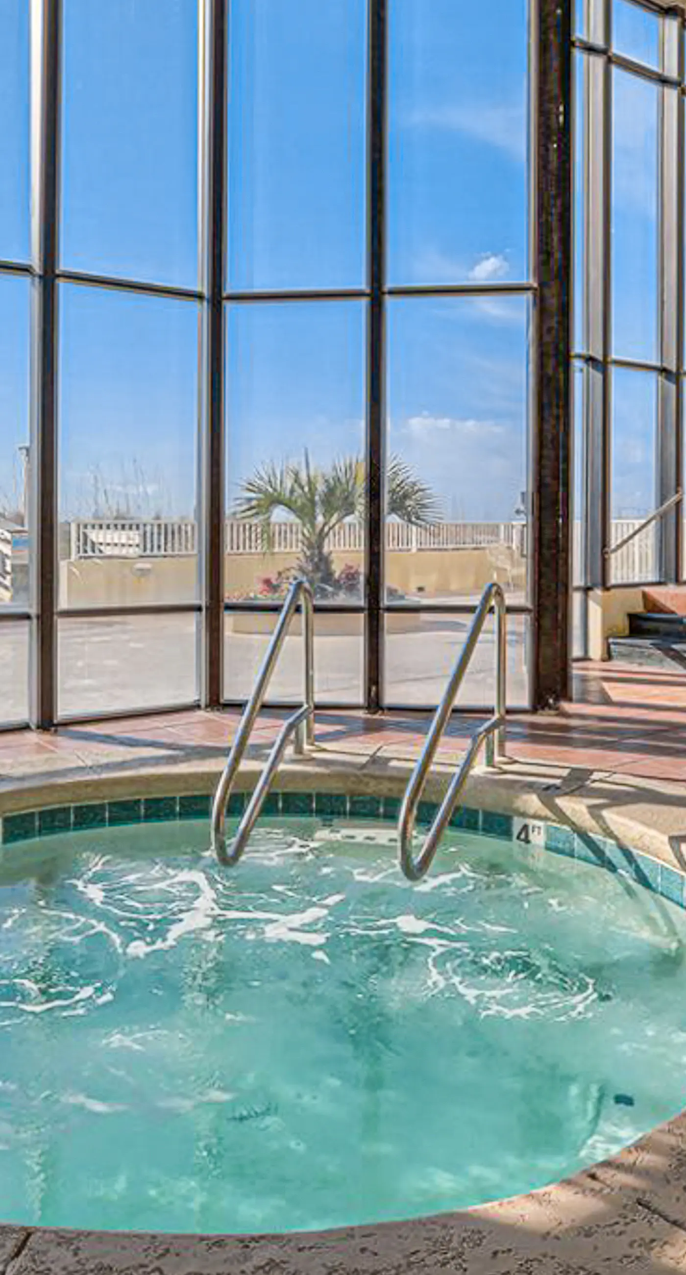Lovely Condo in Beachfront Resort w/Shared Hot Tub & Pool, Central AC, Free WiFi