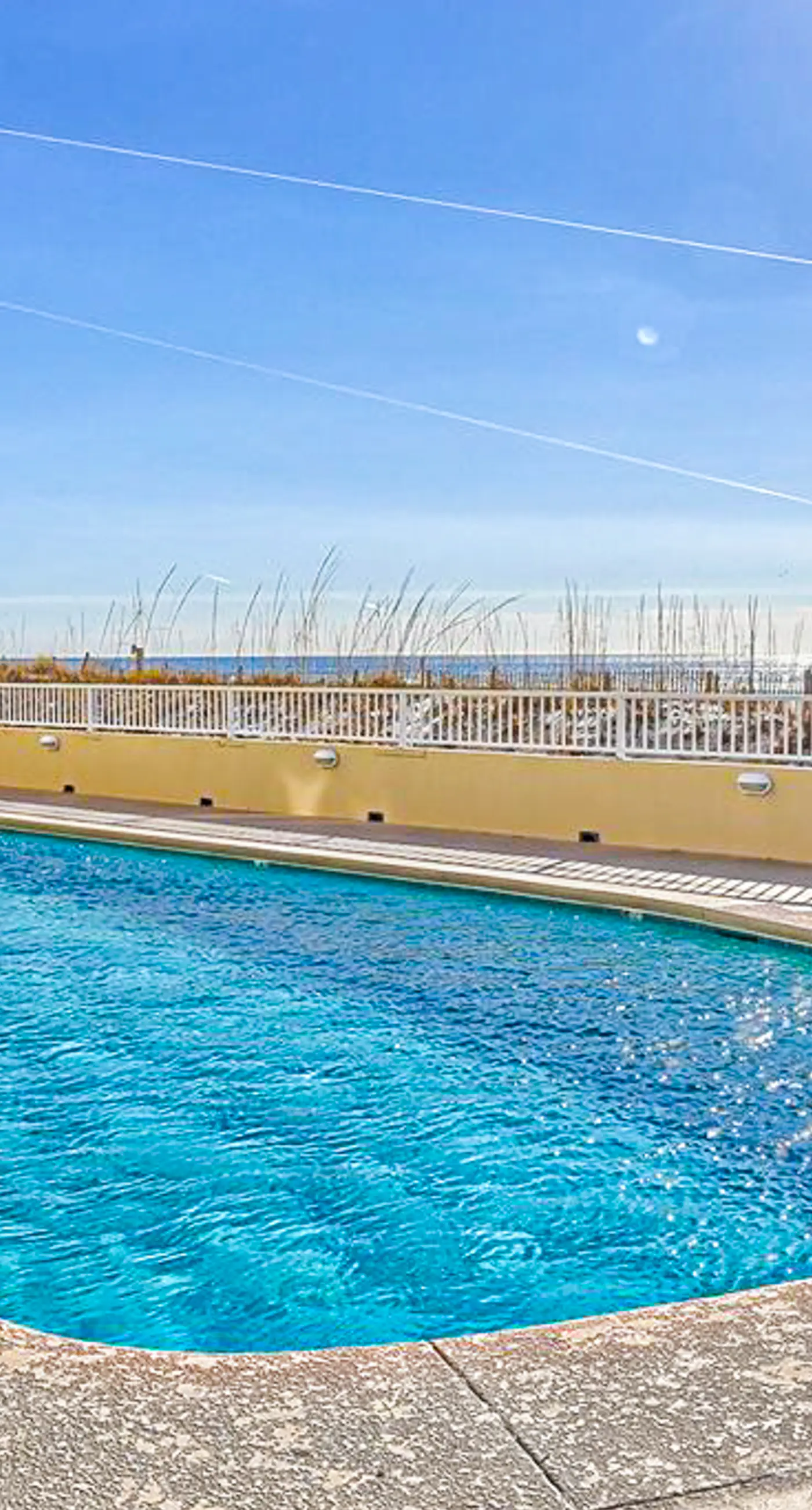 Lovely Condo in Beachfront Resort w/Shared Hot Tub & Pool, Central AC, Free WiFi