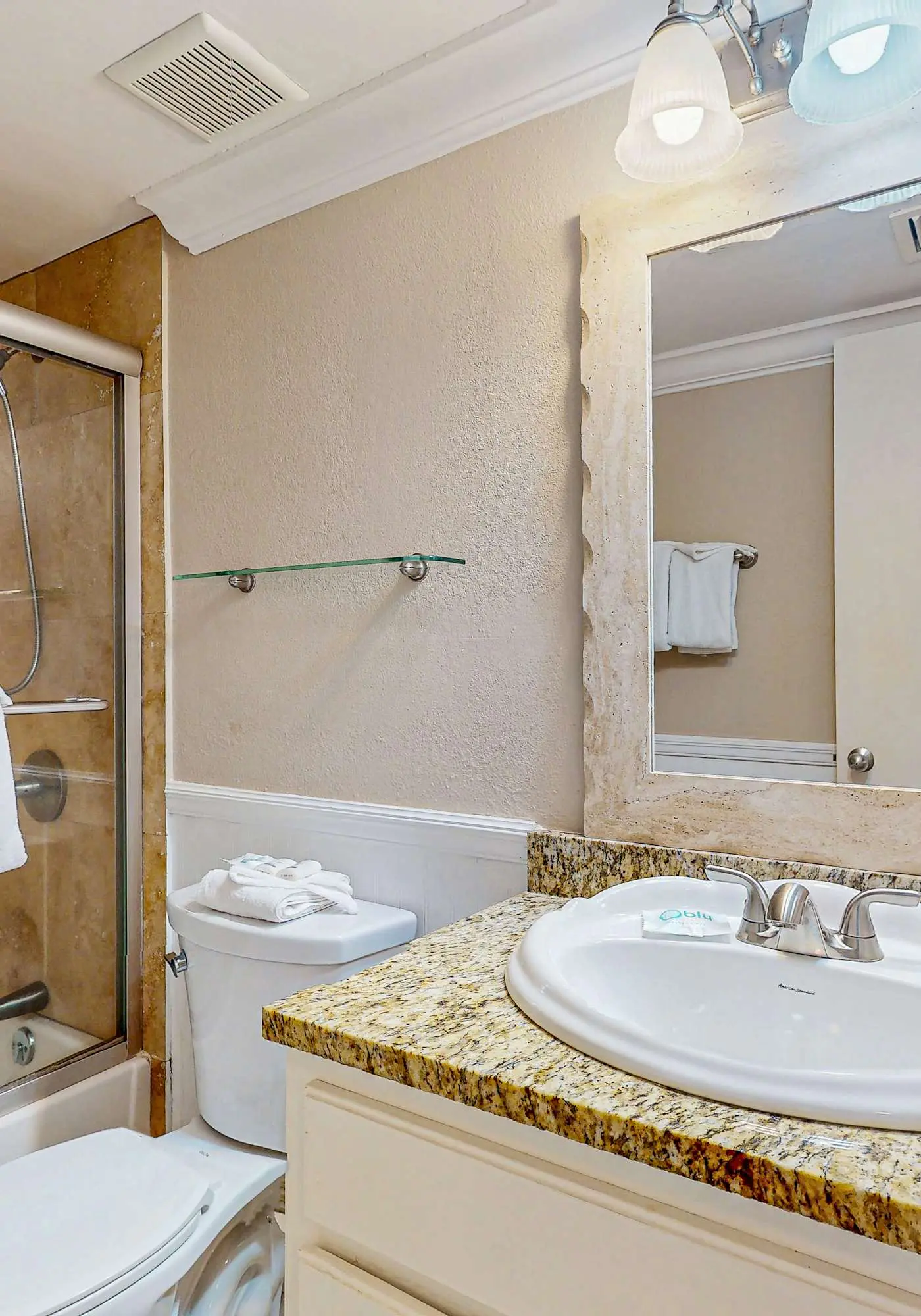 Lovely Condo in Beachfront Resort w/Shared Hot Tub & Pool, Central AC, Free WiFi