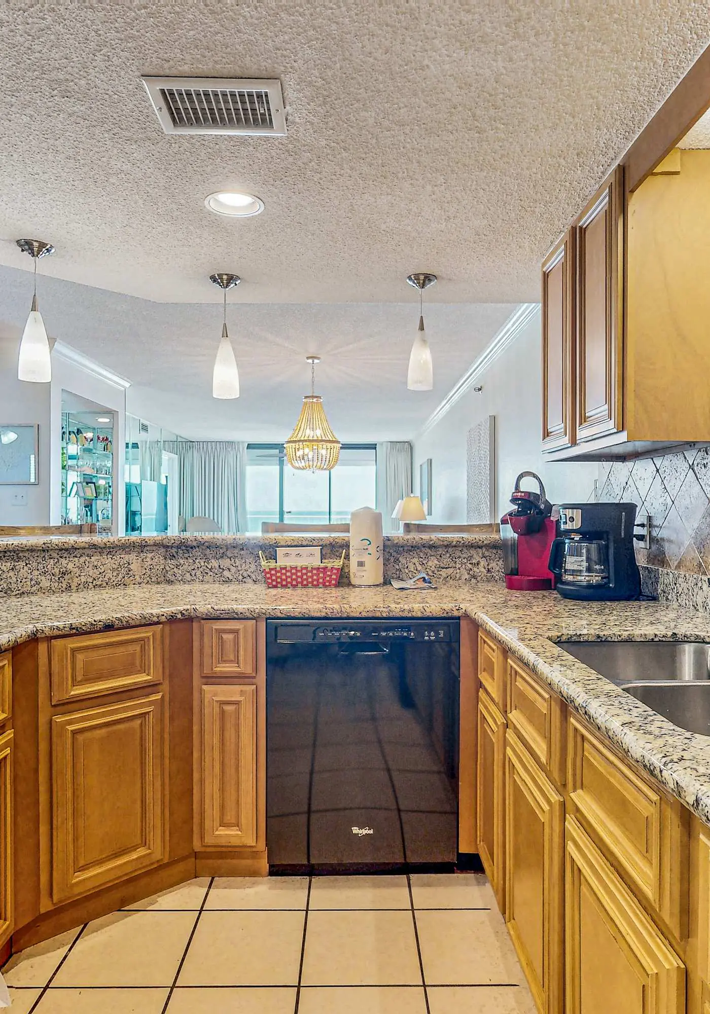 Lovely Condo in Beachfront Resort w/Shared Hot Tub & Pool, Central AC, Free WiFi