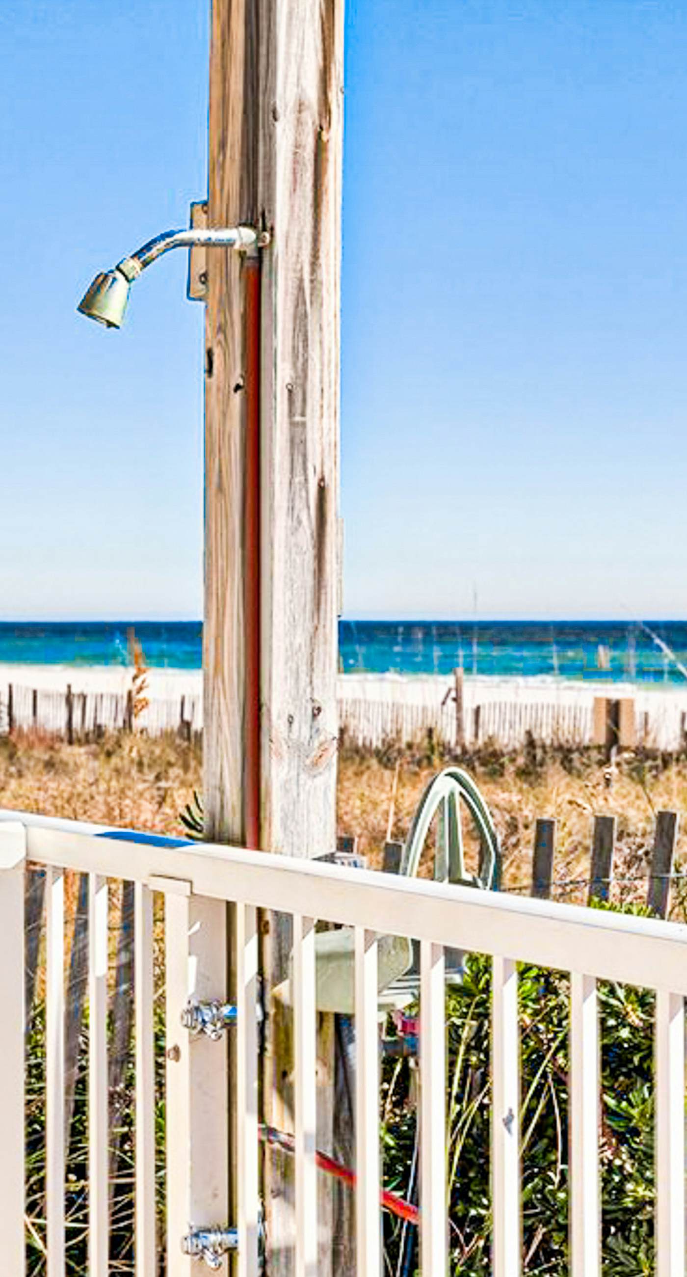 Convenient condo located in beachfront resort w/free WiFi, shared pool, AC