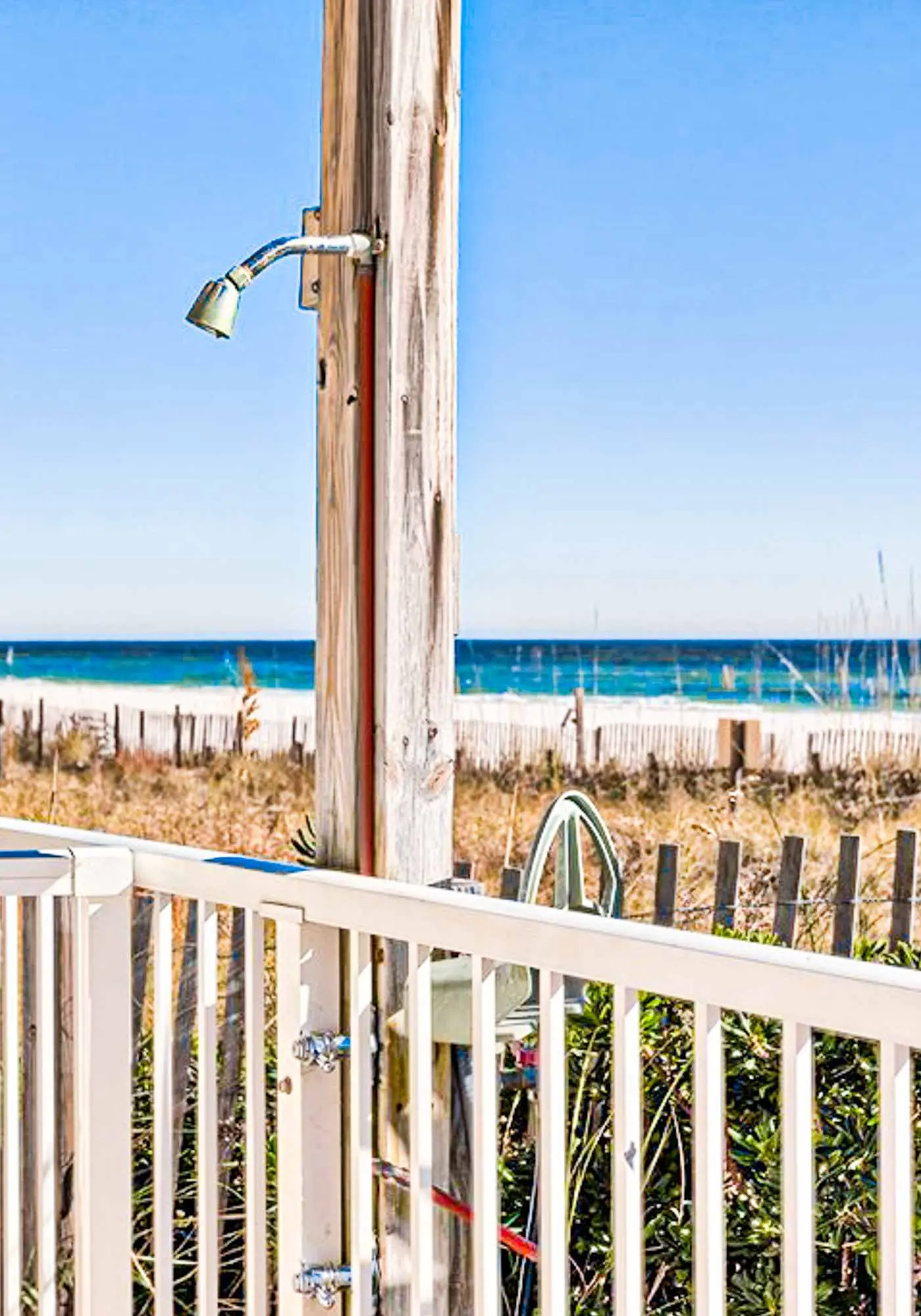 Convenient condo located in beachfront resort w/free WiFi, shared pool, AC
