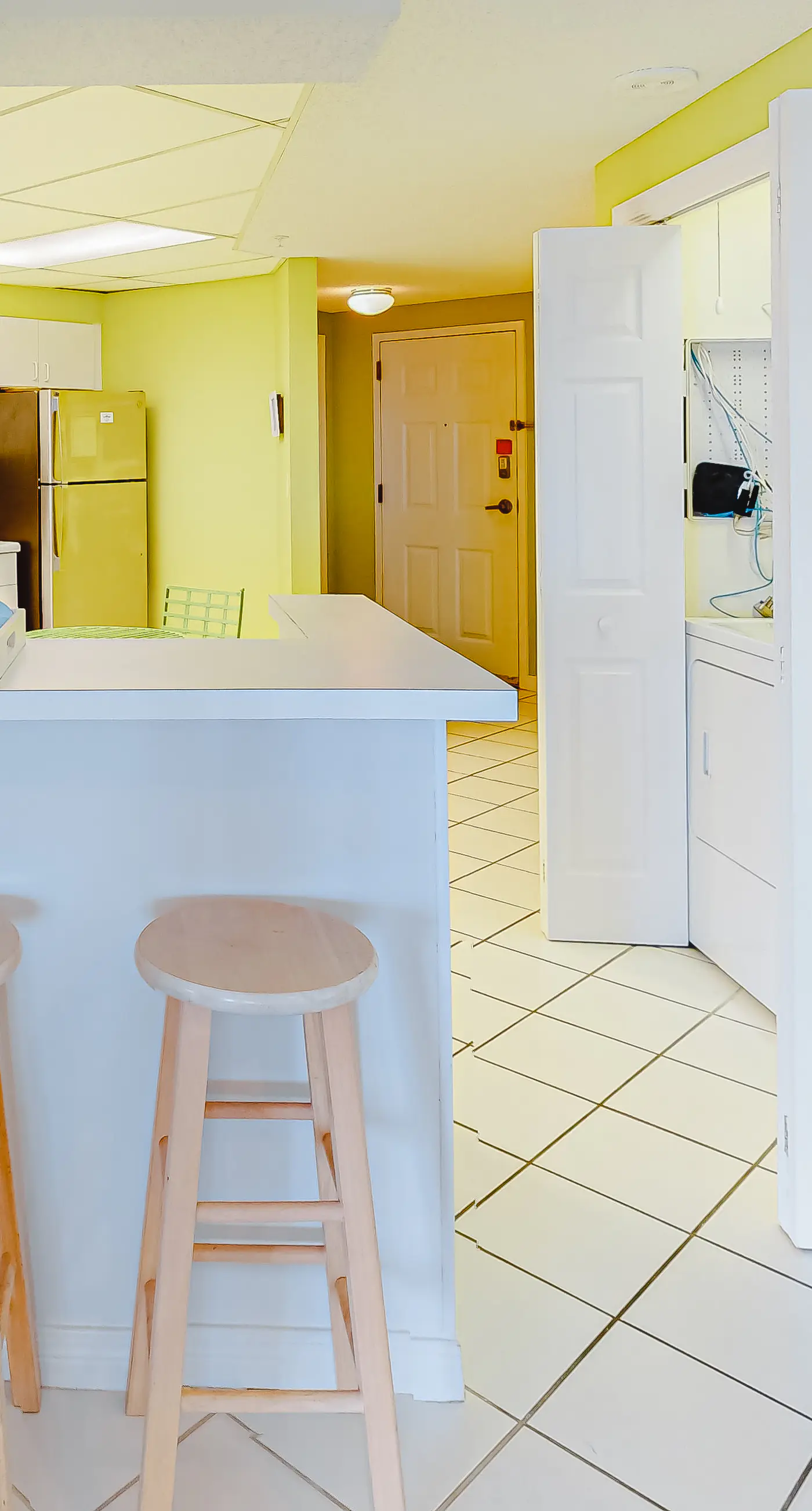 Amazing Seventh-Floor Condo in Beachfront Resort with Free WiFi, Shared Pool