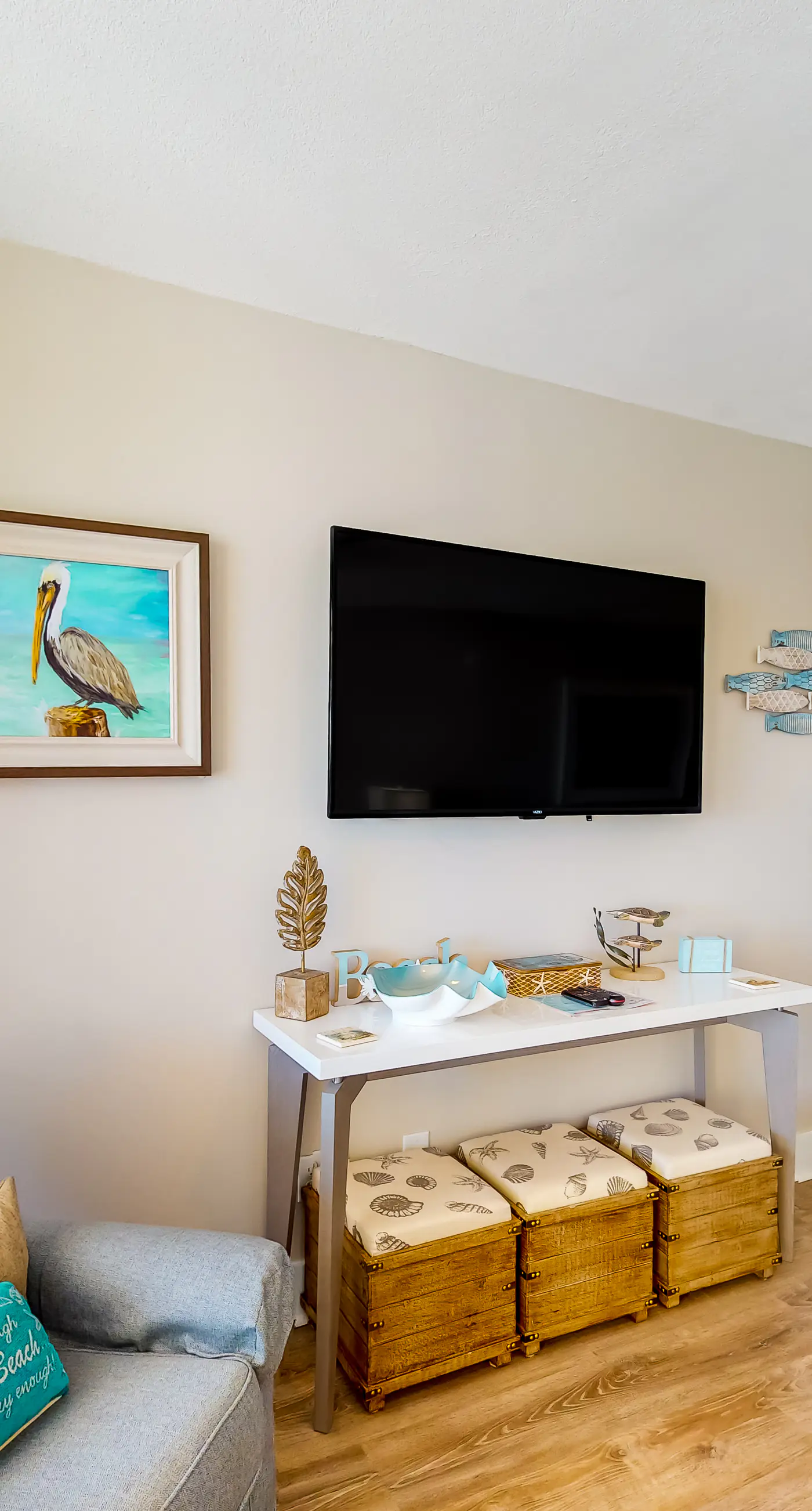 Dreamy beach condo with water views, balcony, pool & beach access