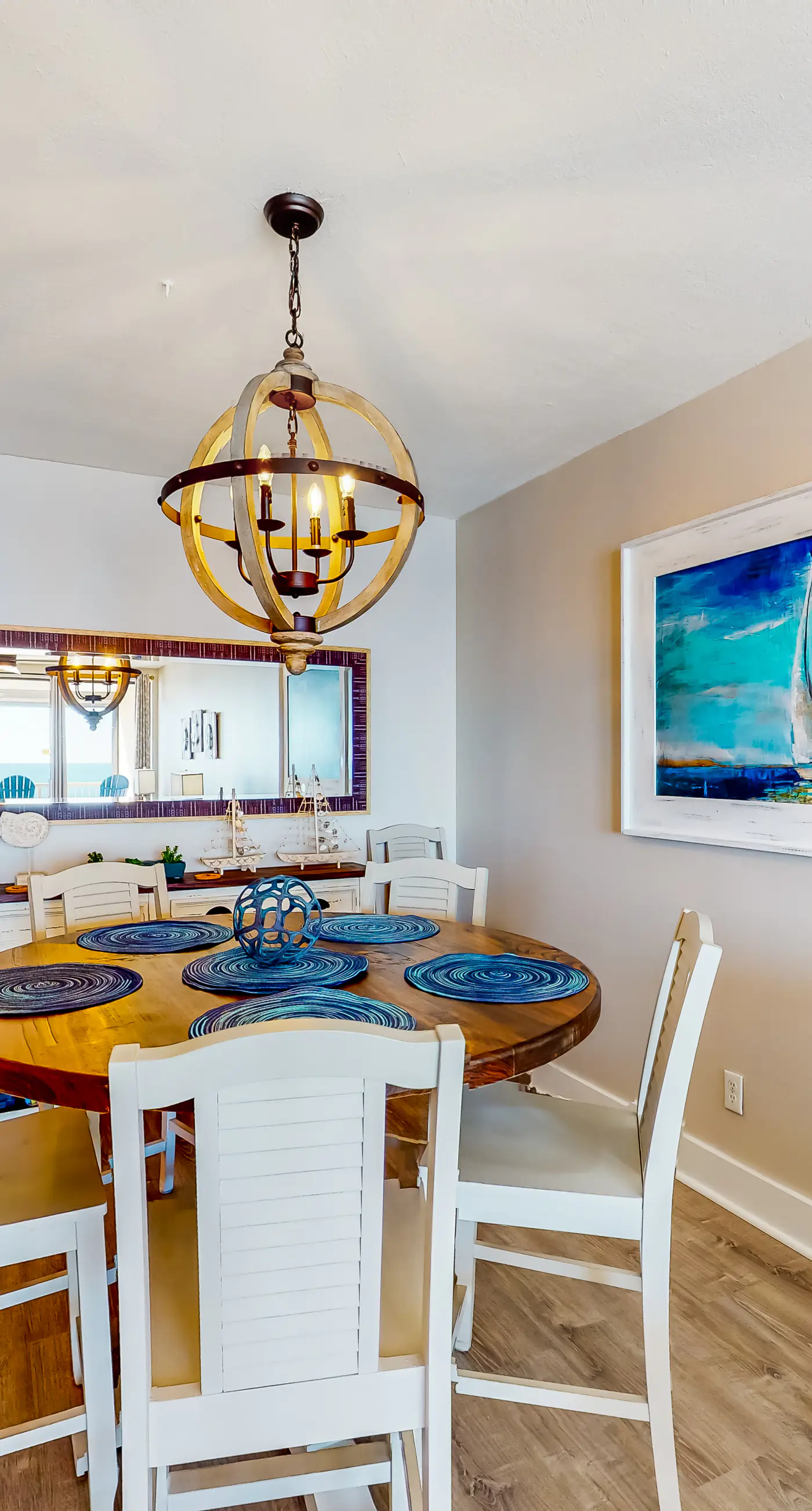 Dreamy beach condo with water views, balcony, pool & beach access