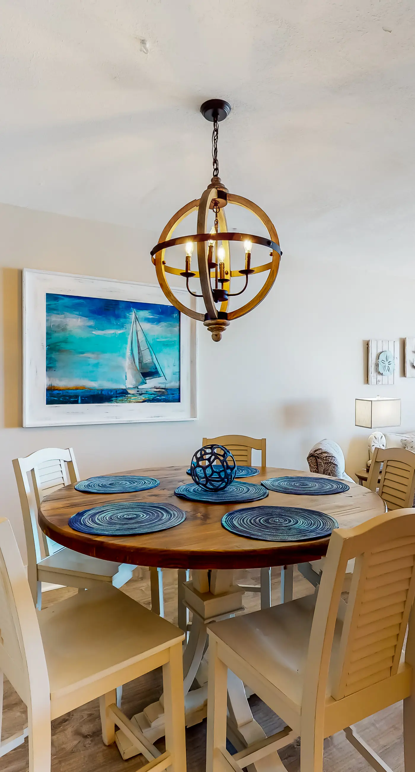 Dreamy beach condo with water views, balcony, pool & beach access