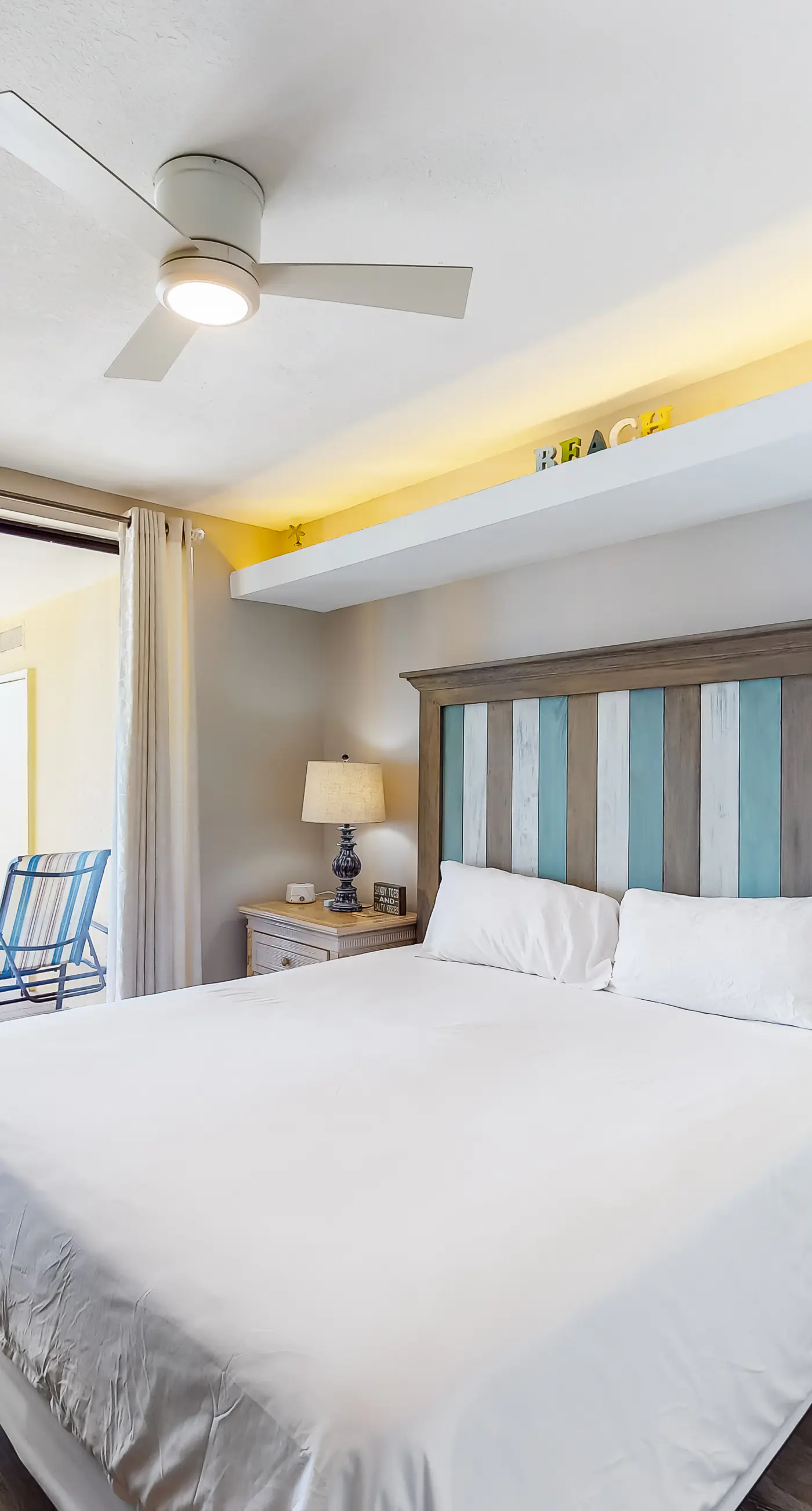 Dreamy beach condo with water views, balcony, pool & beach access