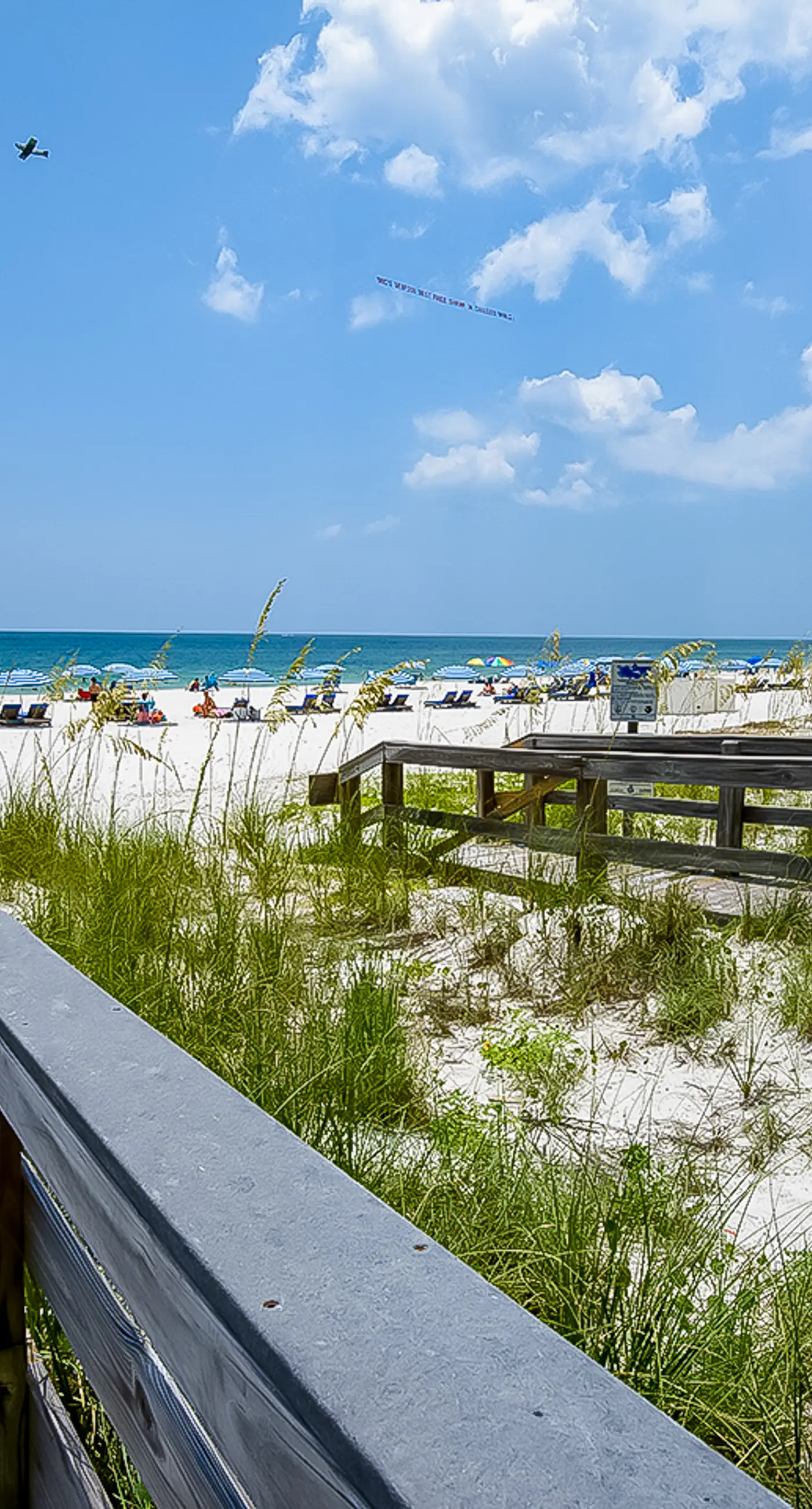 Dreamy beach condo with water views, balcony, pool & beach access