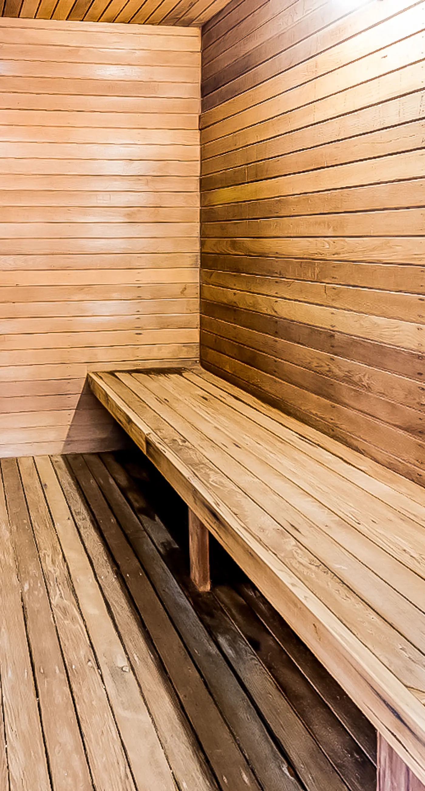 Dreamy beach condo with water views, balcony, pool & beach access