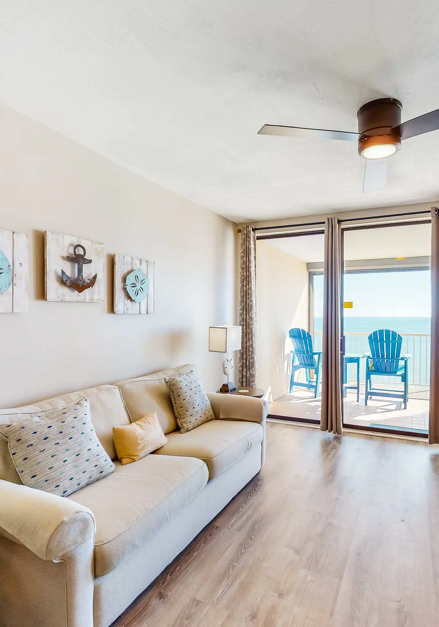 Dreamy beach condo with water views, balcony, pool & beach access