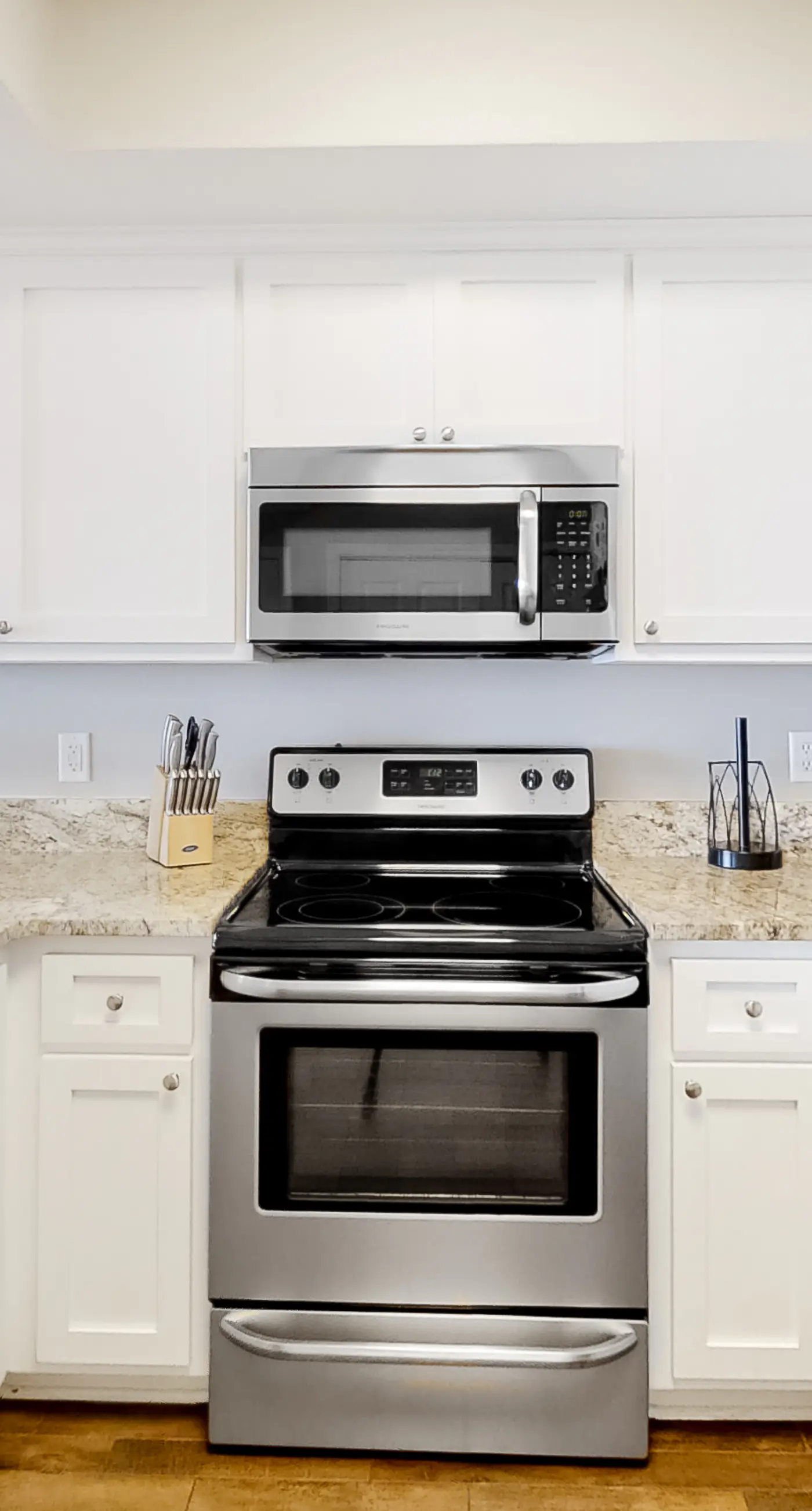 Spacious and Shiny Condo with Shared Pool & Hot Tub, Free WiFi, Central AC