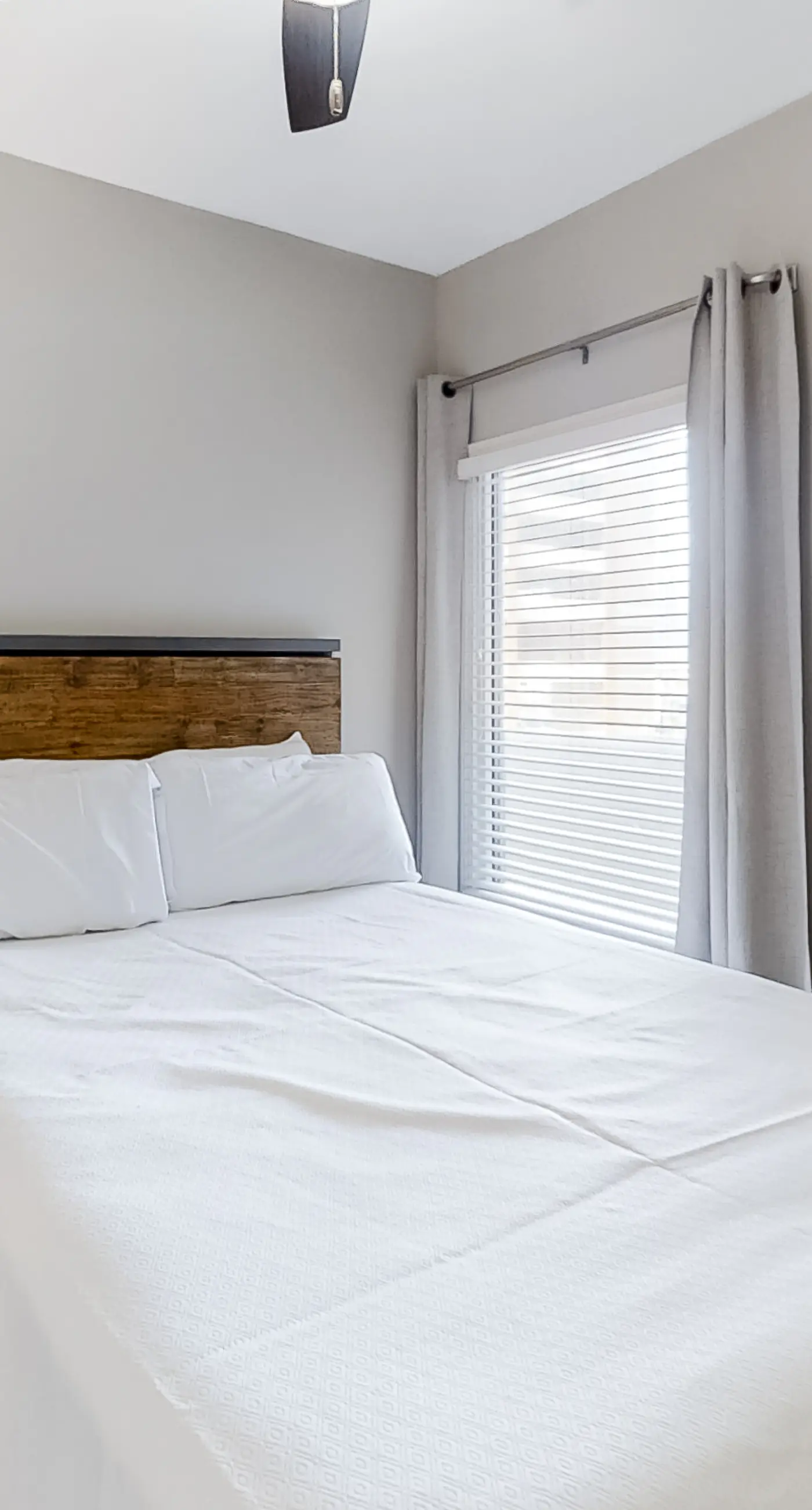 Spacious and Shiny Condo with Shared Pool & Hot Tub, Free WiFi, Central AC