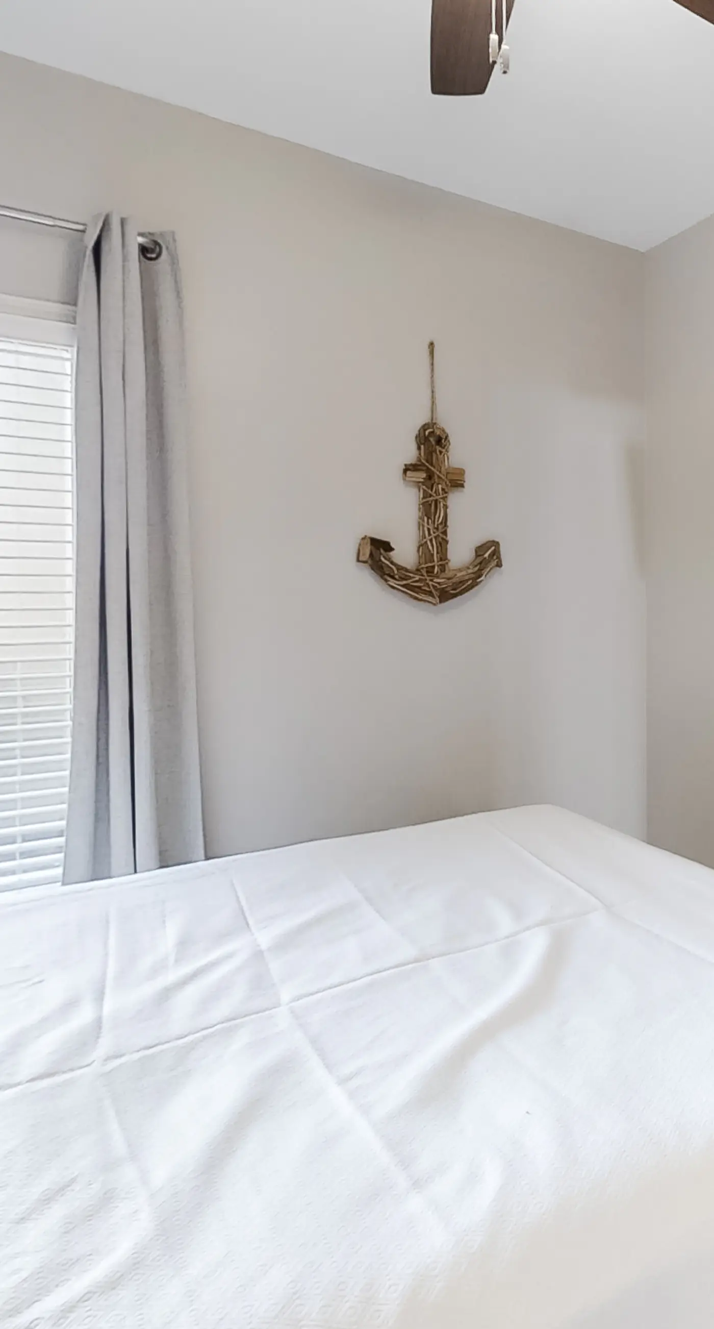 Spacious and Shiny Condo with Shared Pool & Hot Tub, Free WiFi, Central AC