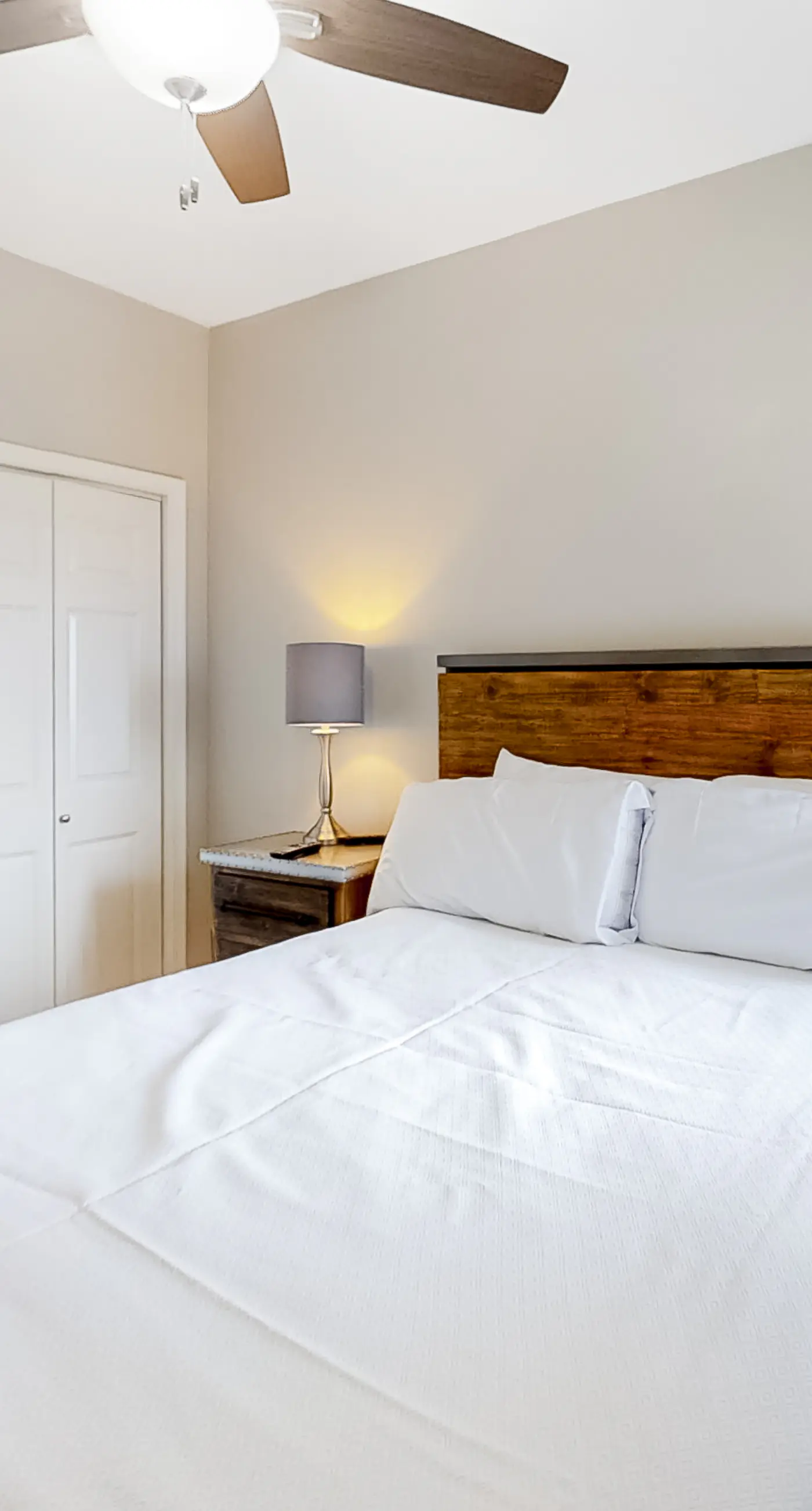 Spacious and Shiny Condo with Shared Pool & Hot Tub, Free WiFi, Central AC