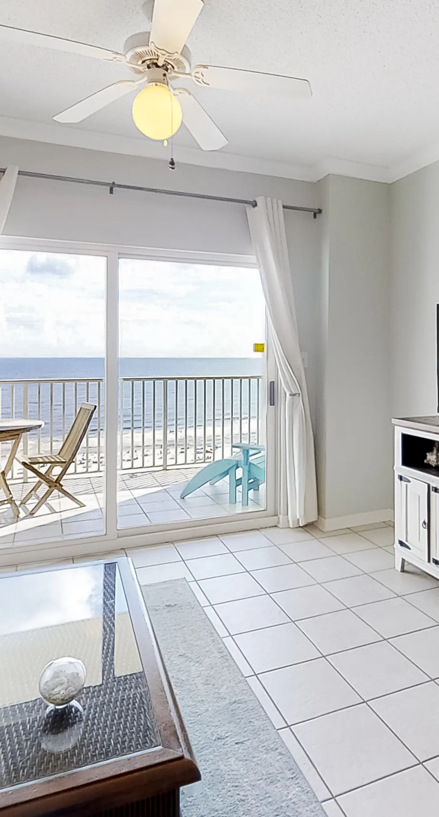 Beautiful Condo in Beachfront Resort w/WiFi, Central AC, Shared Pool & Hot Tub