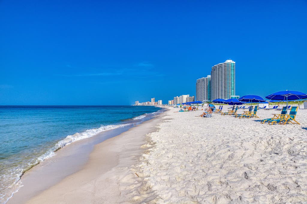 Beautiful Condo in Beachfront Resort w/WiFi, Central AC, Shared Pool & Hot Tub