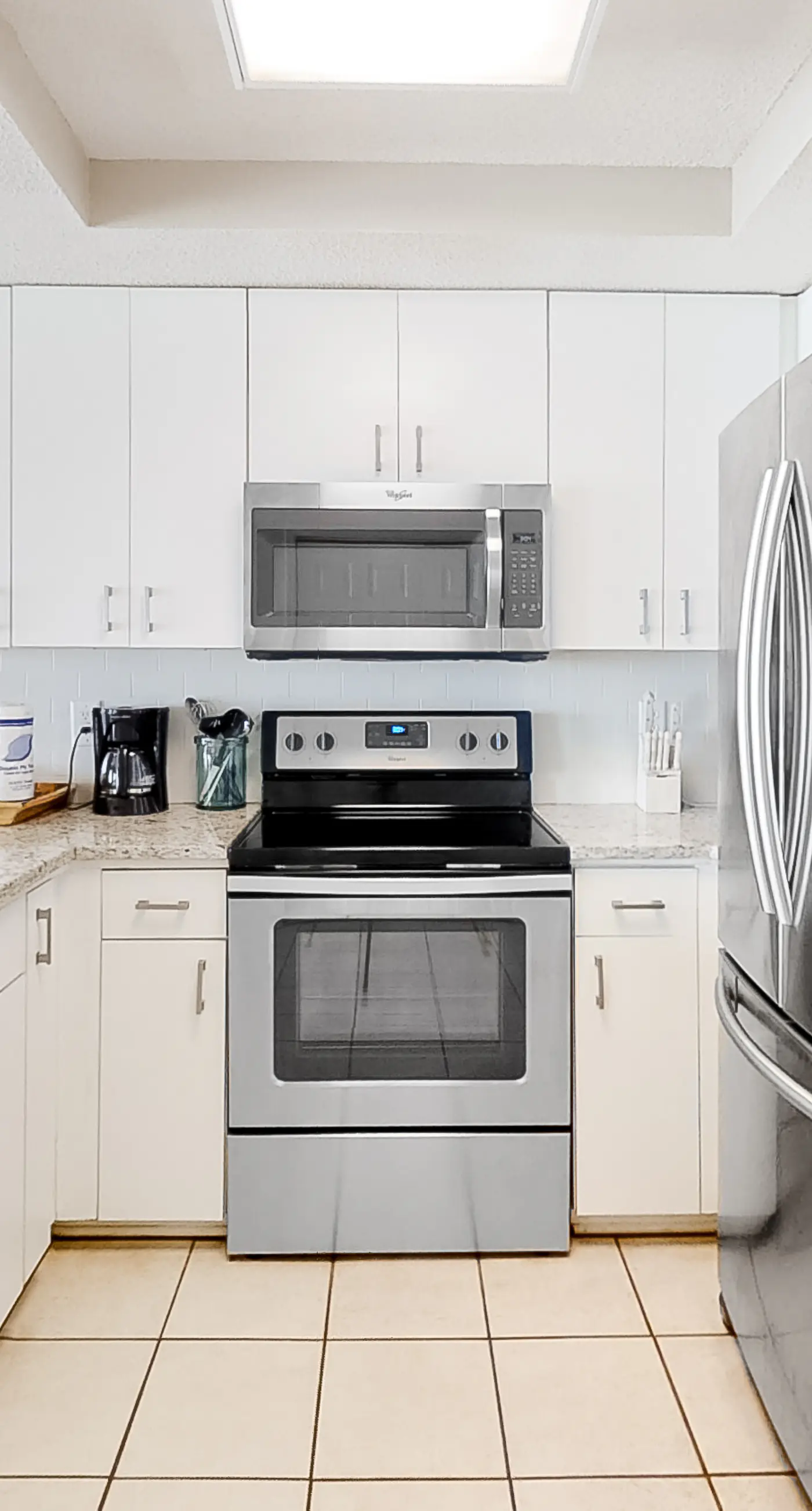 Beautiful Condo in Beachfront Resort w/WiFi, Central AC, Shared Pool & Hot Tub