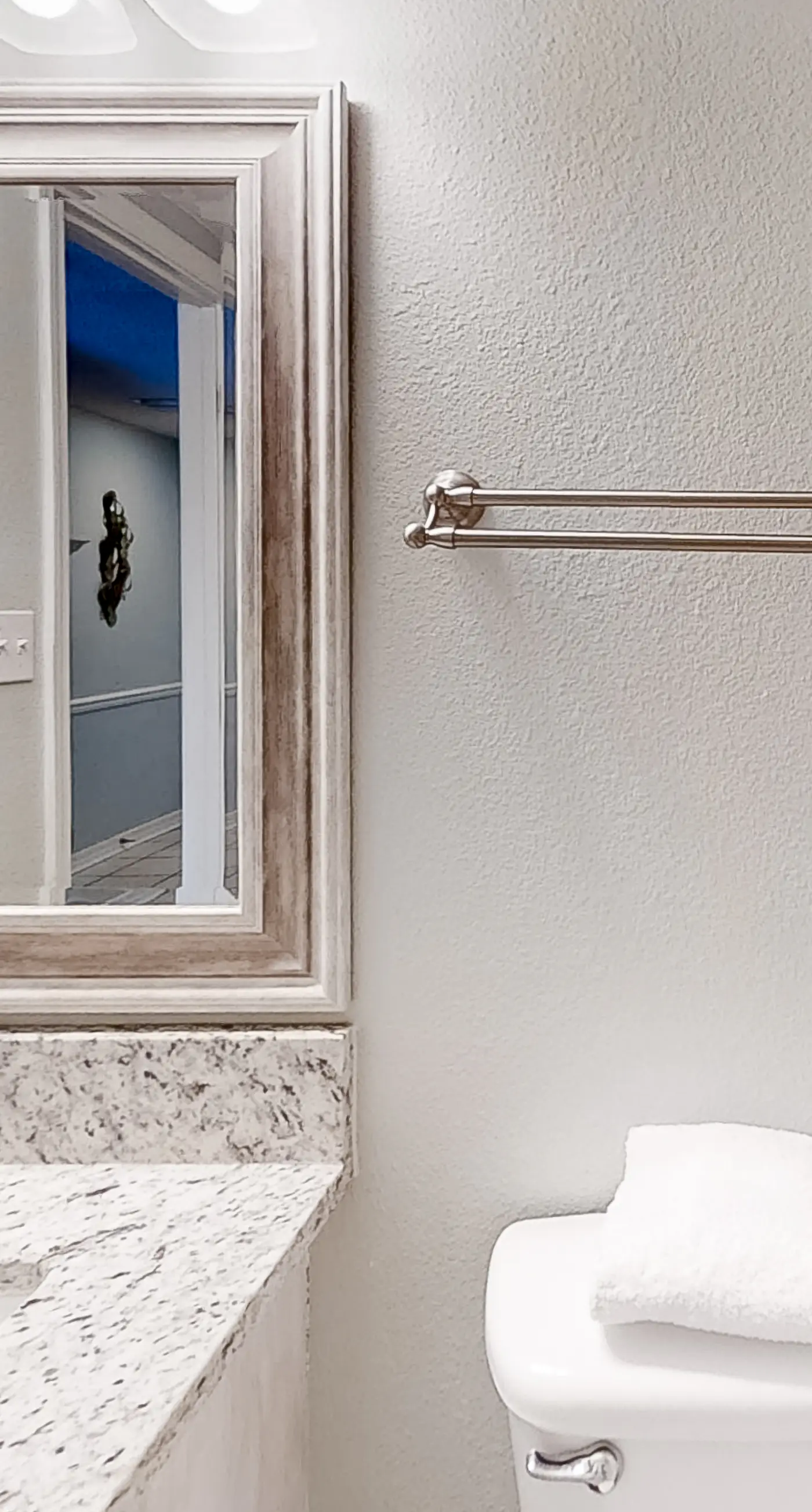 Beautiful Condo in Beachfront Resort w/WiFi, Central AC, Shared Pool & Hot Tub