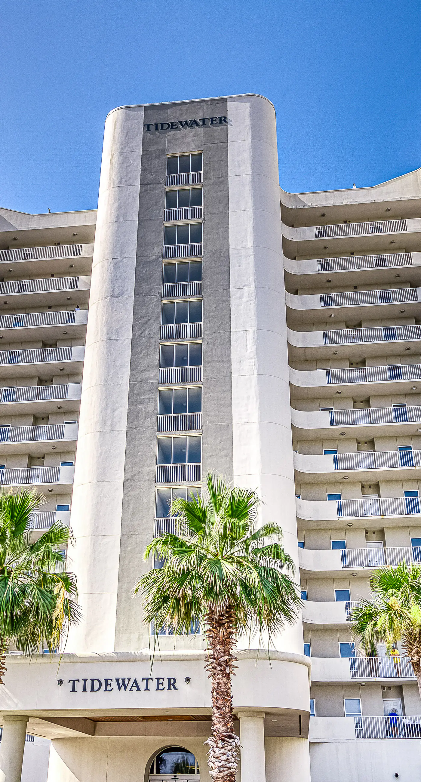 Beautiful Condo in Beachfront Resort w/WiFi, Central AC, Shared Pool & Hot Tub
