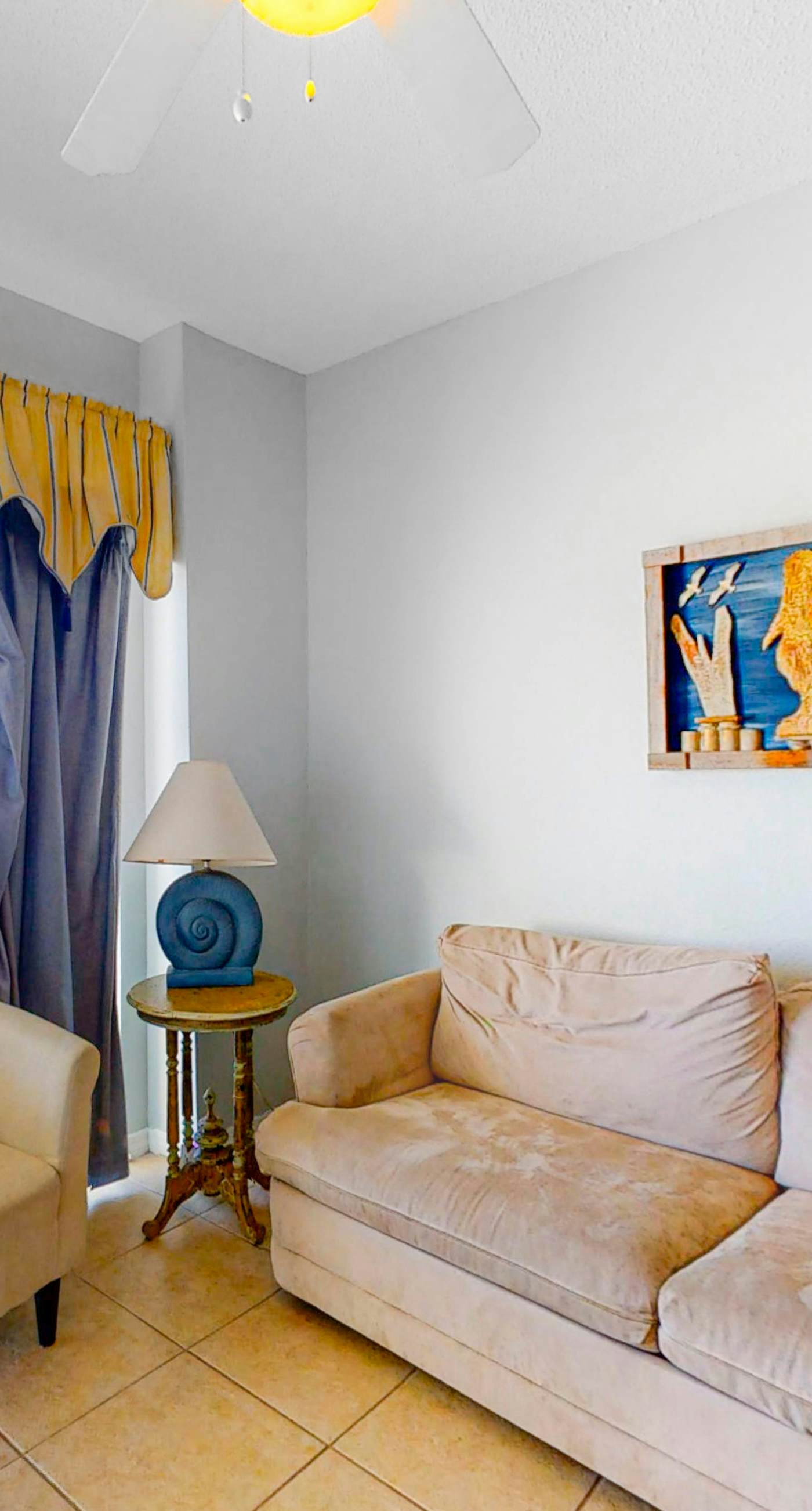 Beachfront Resort Condo Featuring Shared Hot Tub & Pool, Central AC, Free WiFi