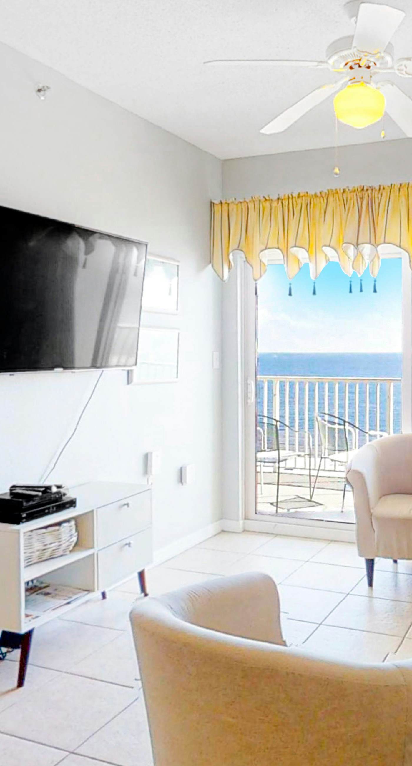 Beachfront Resort Condo Featuring Shared Hot Tub & Pool, Central AC, Free WiFi