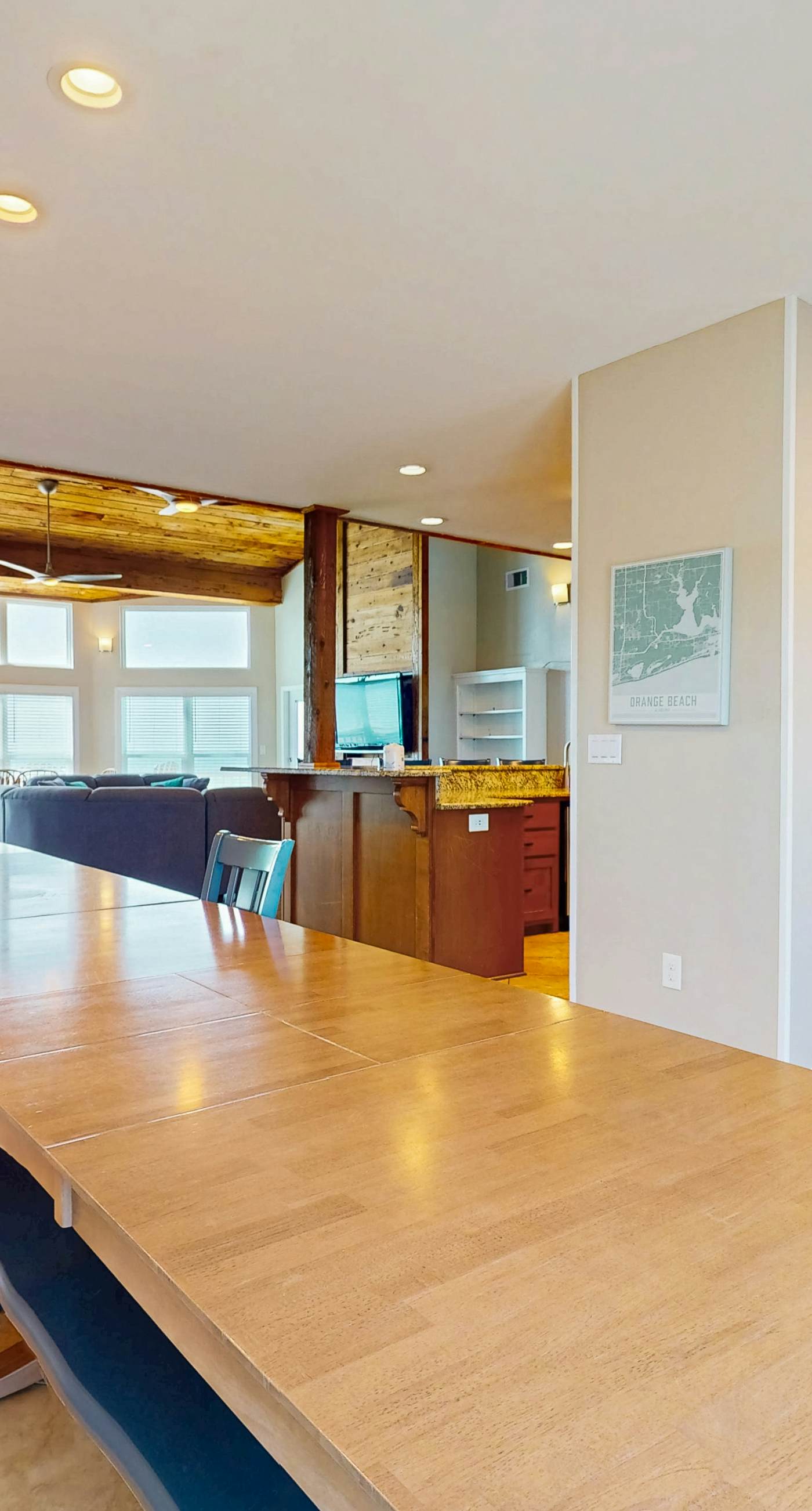 Amazing beachfront oasis with Gulf views, free WiFi, pool, and central AC