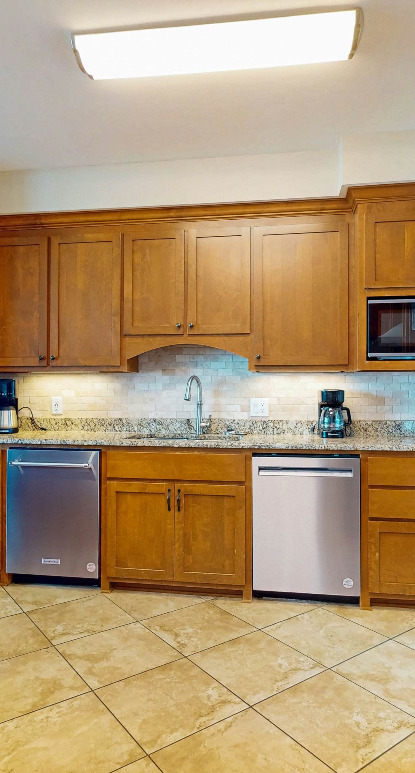 Amazing beachfront oasis with Gulf views, free WiFi, pool, and central AC