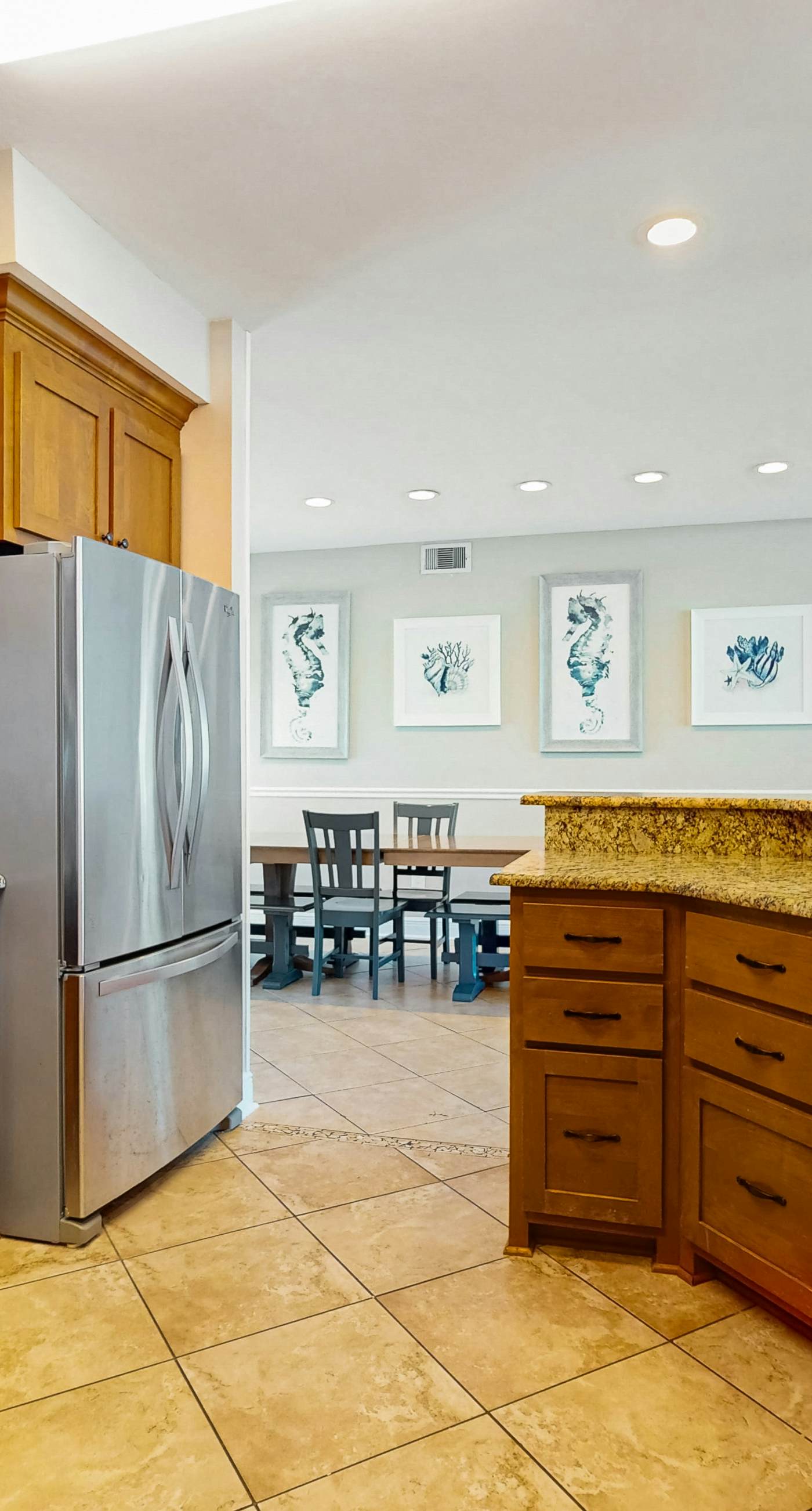 Amazing beachfront oasis with Gulf views, free WiFi, pool, and central AC