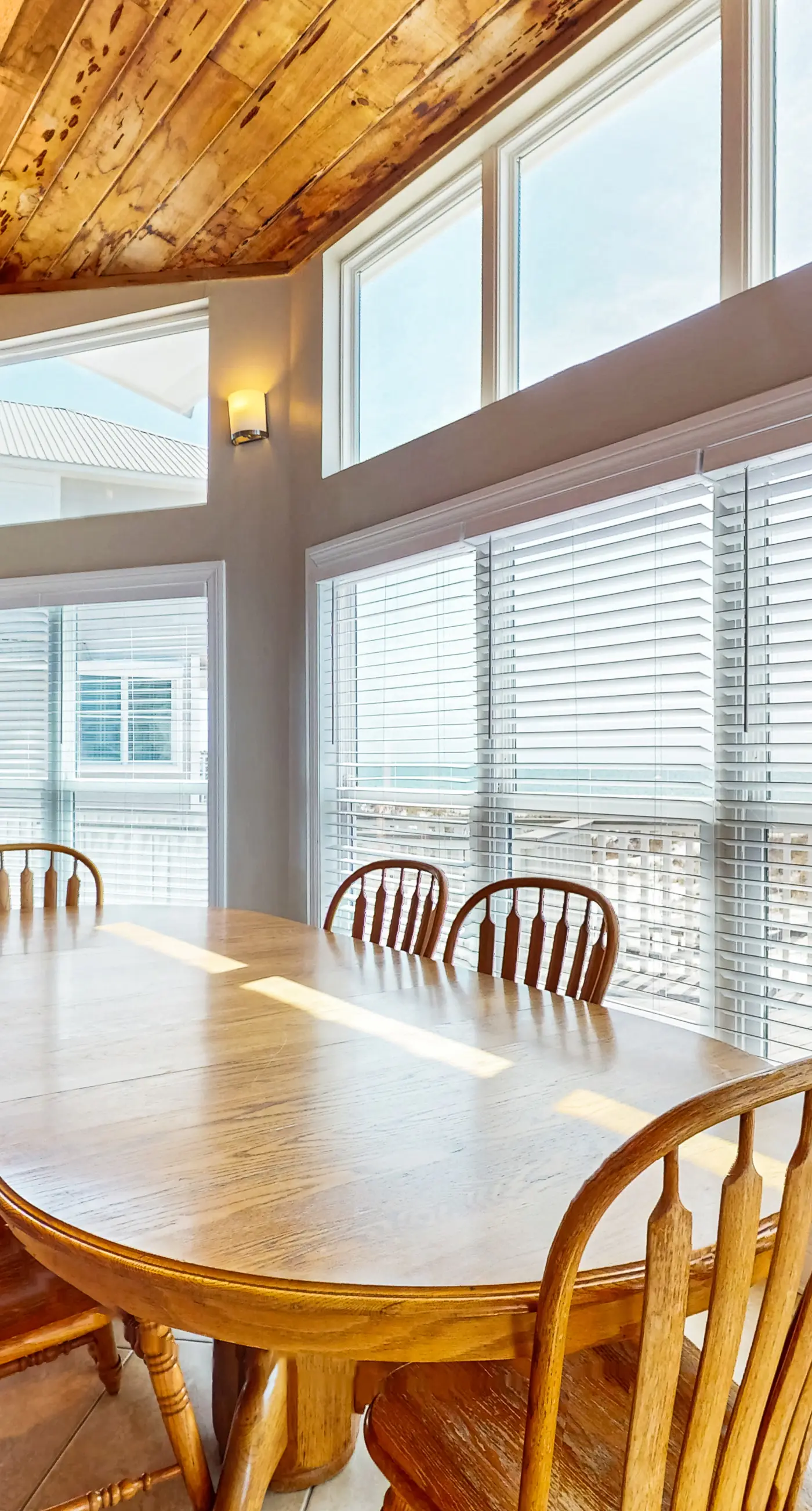 Amazing beachfront oasis with Gulf views, free WiFi, pool, and central AC