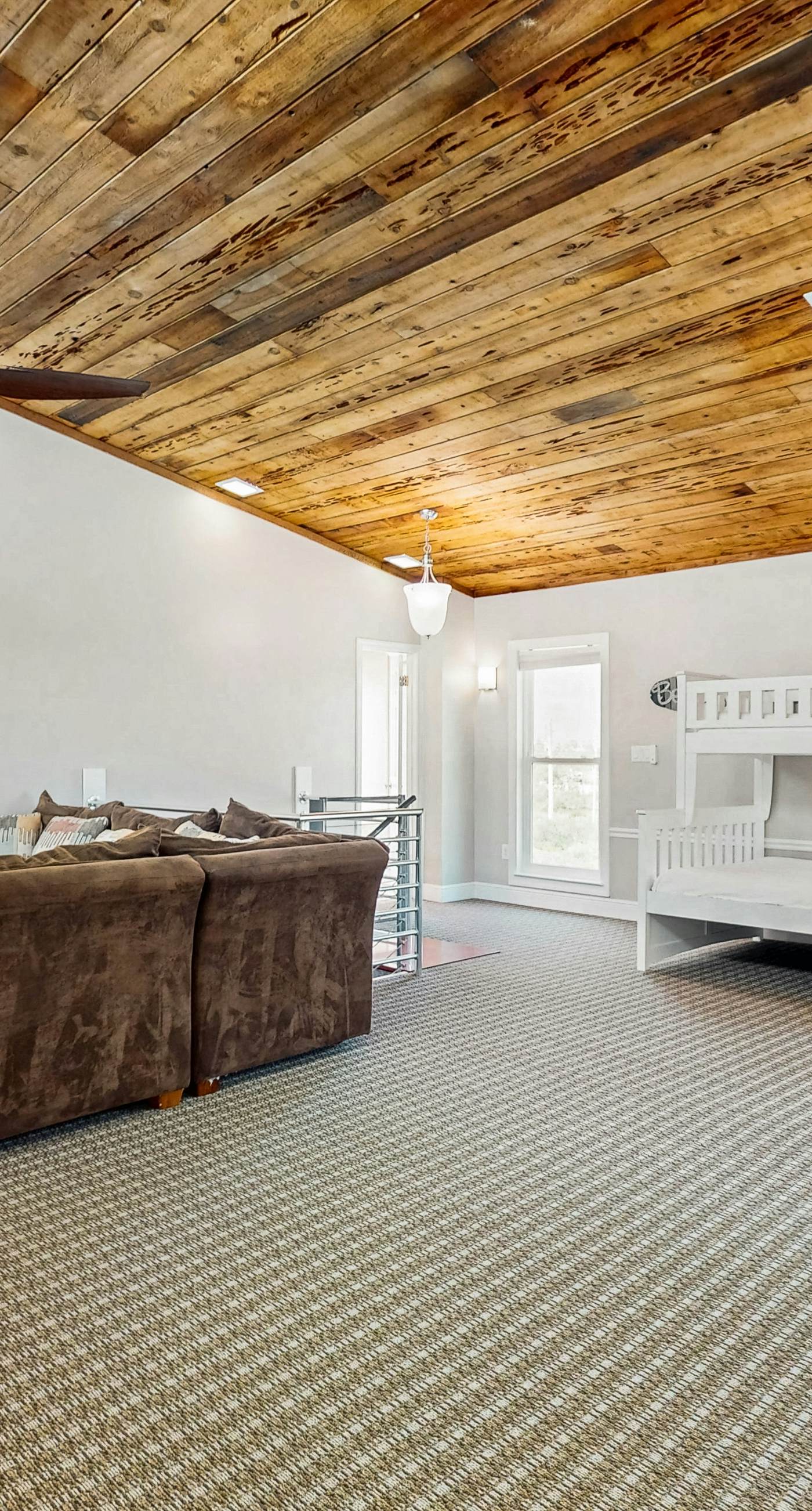 Amazing beachfront oasis with Gulf views, free WiFi, pool, and central AC