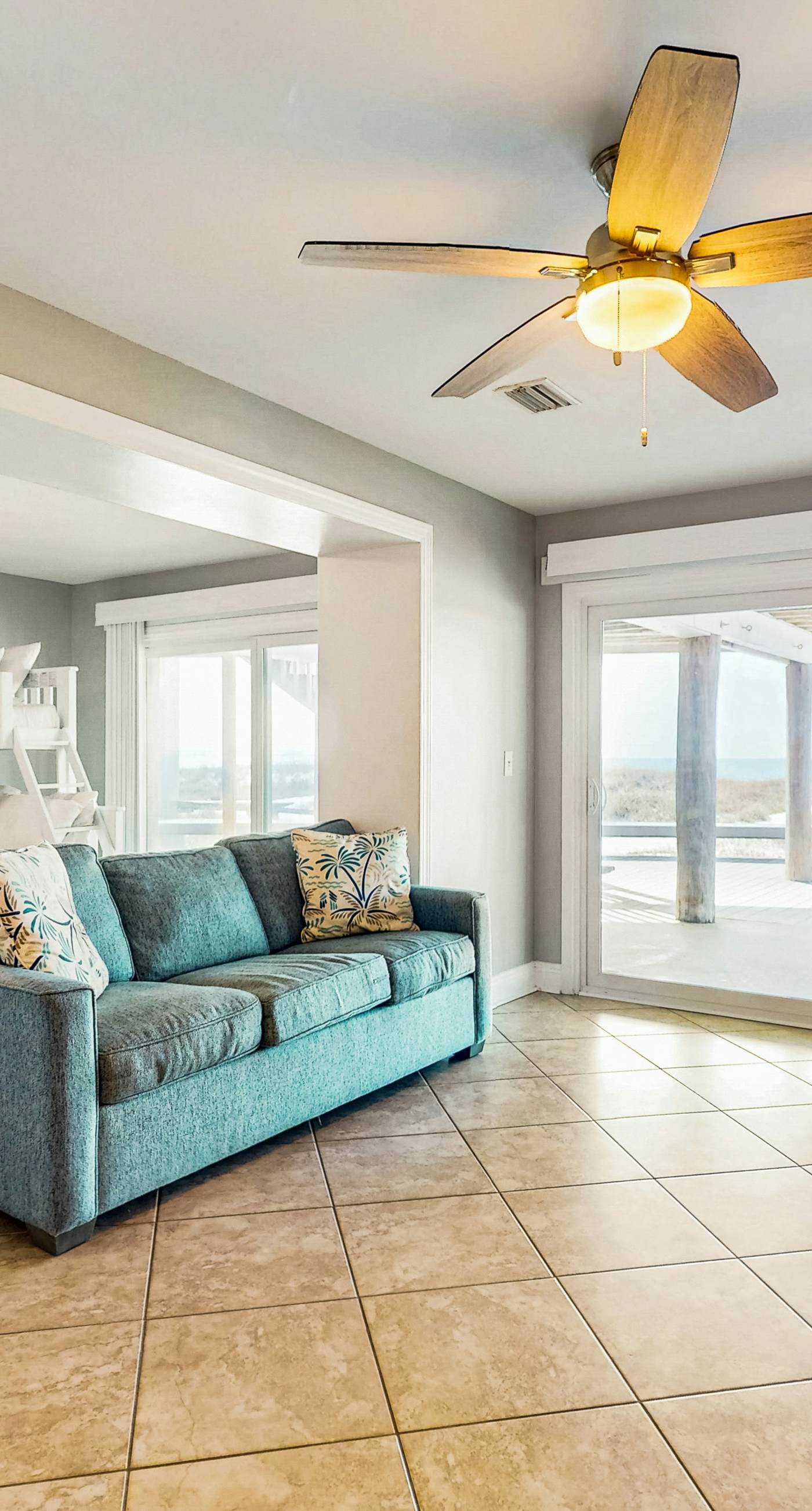 Amazing beachfront oasis with Gulf views, free WiFi, pool, and central AC