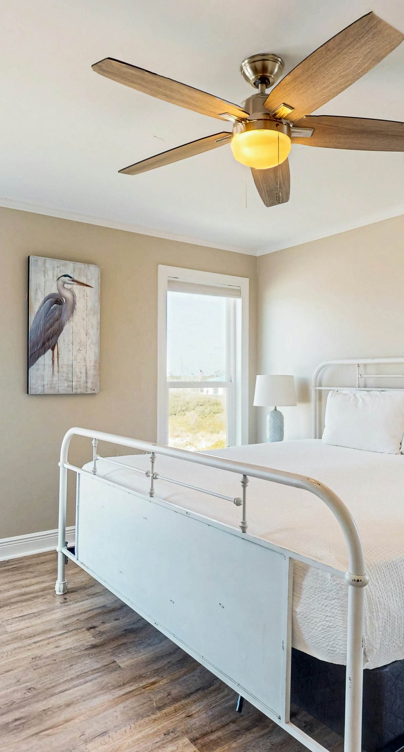 Amazing beachfront oasis with Gulf views, free WiFi, pool, and central AC