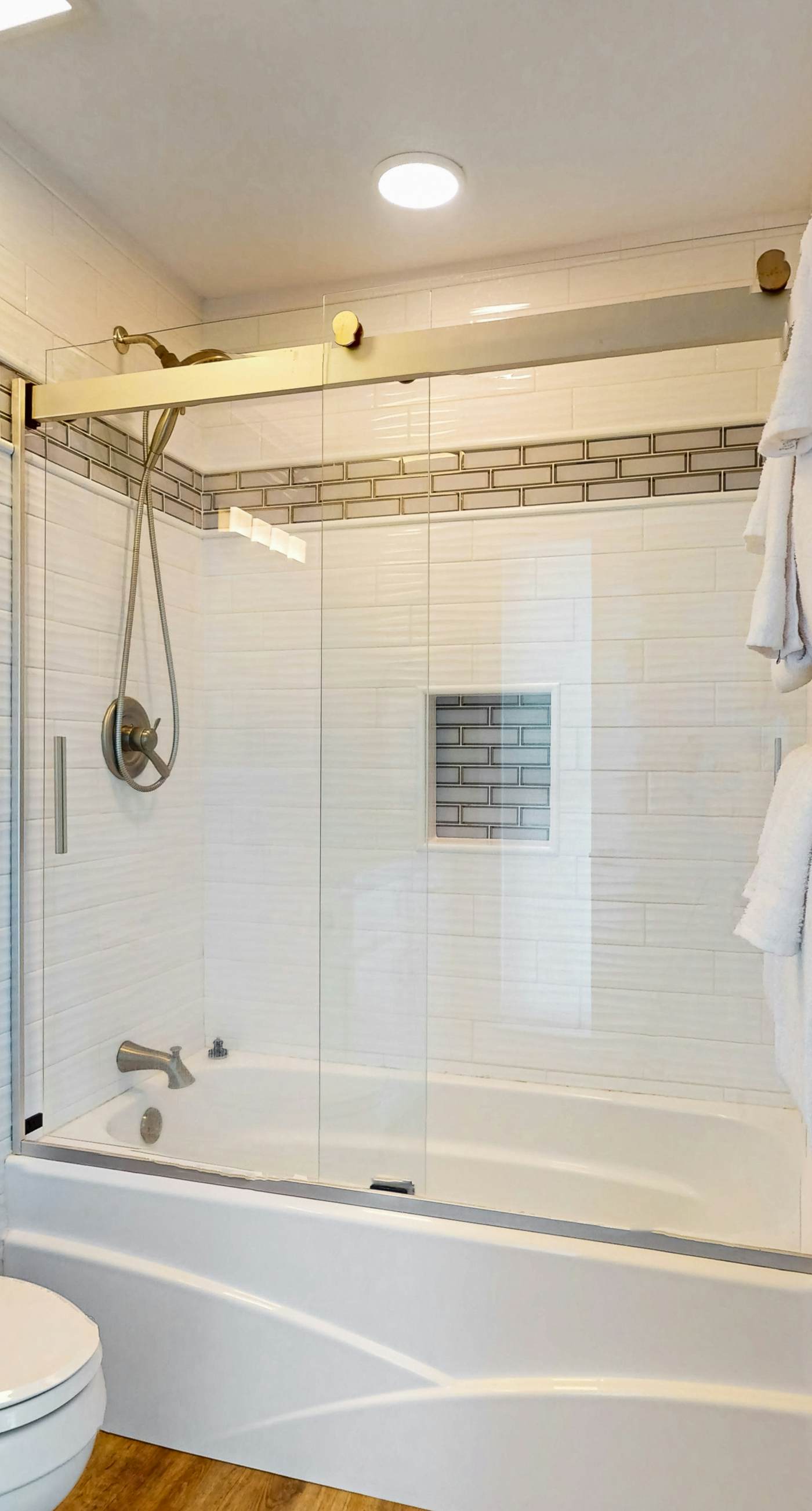 Amazing beachfront oasis with Gulf views, free WiFi, pool, and central AC