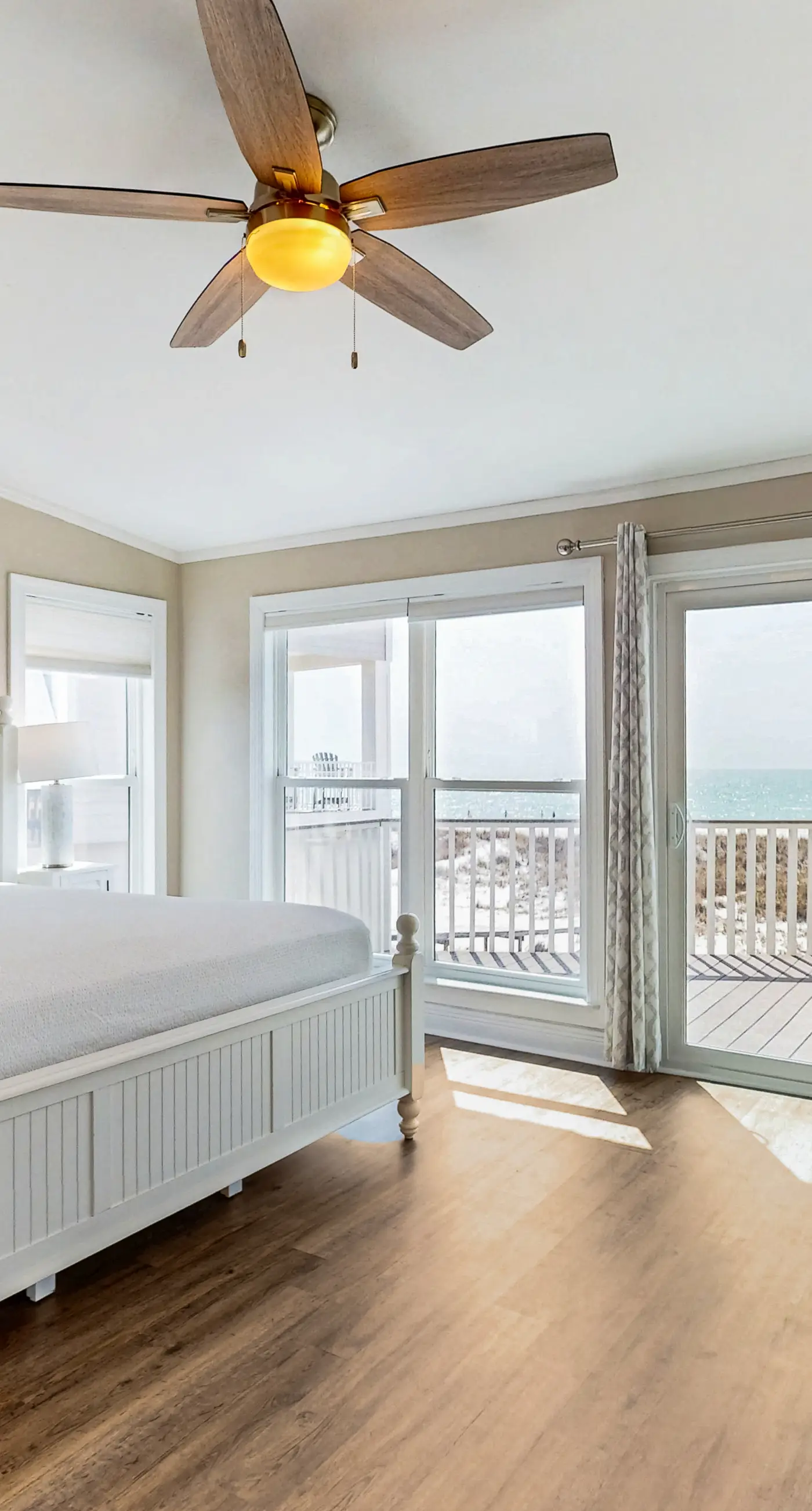 Amazing beachfront oasis with Gulf views, free WiFi, pool, and central AC