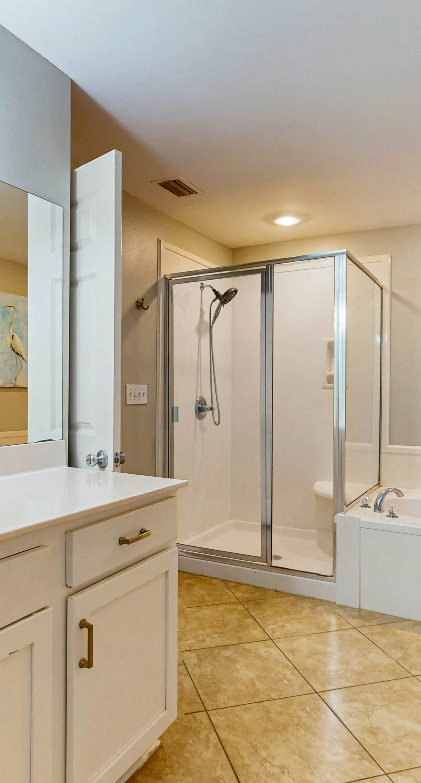 Amazing beachfront oasis with Gulf views, free WiFi, pool, and central AC