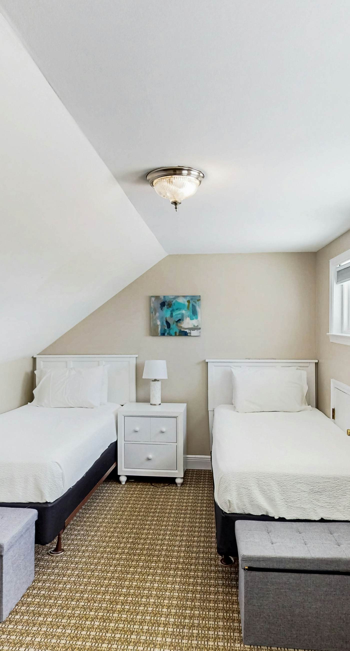 Amazing beachfront oasis with Gulf views, free WiFi, pool, and central AC