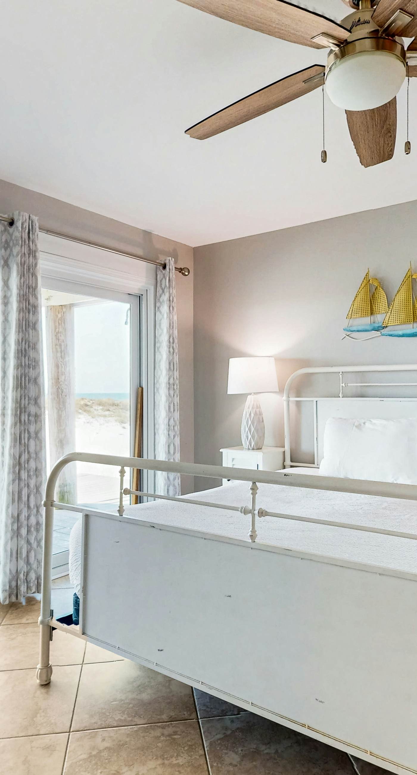 Amazing beachfront oasis with Gulf views, free WiFi, pool, and central AC