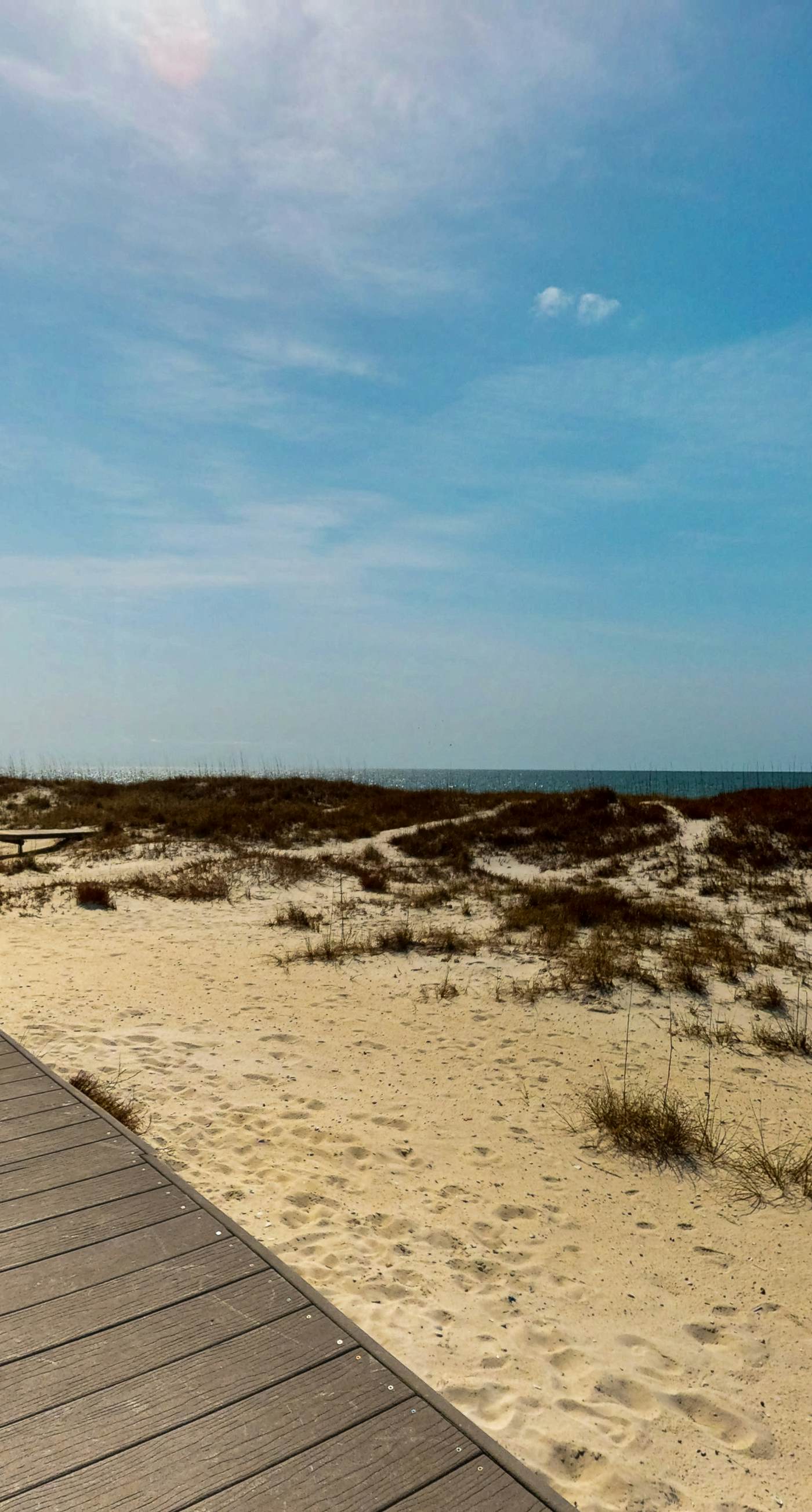 Amazing beachfront oasis with Gulf views, free WiFi, pool, and central AC