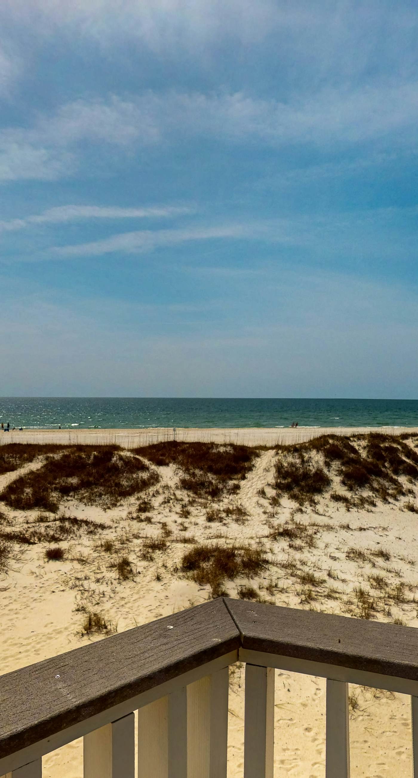 Amazing beachfront oasis with Gulf views, free WiFi, pool, and central AC