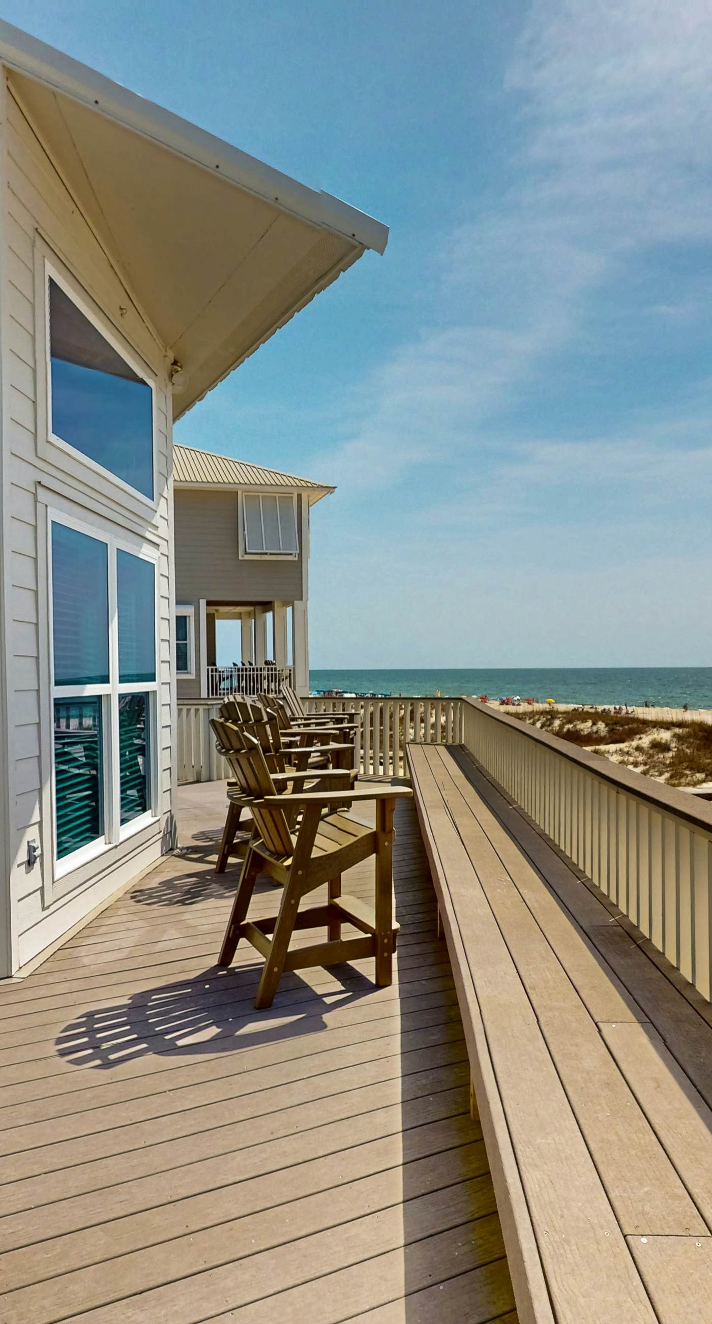 Amazing beachfront oasis with Gulf views, free WiFi, pool, and central AC