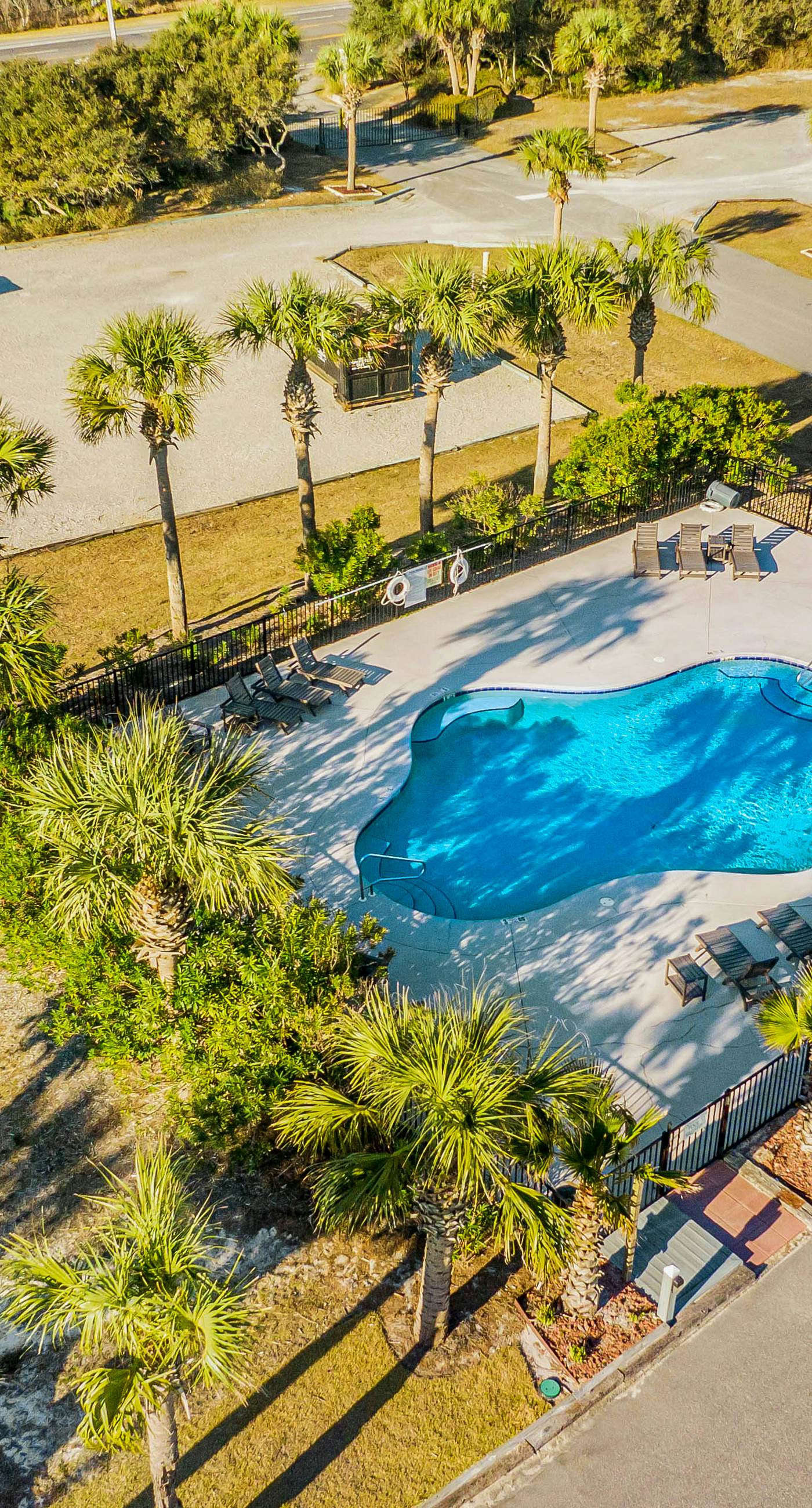 Amazing beachfront oasis with Gulf views, free WiFi, pool, and central AC