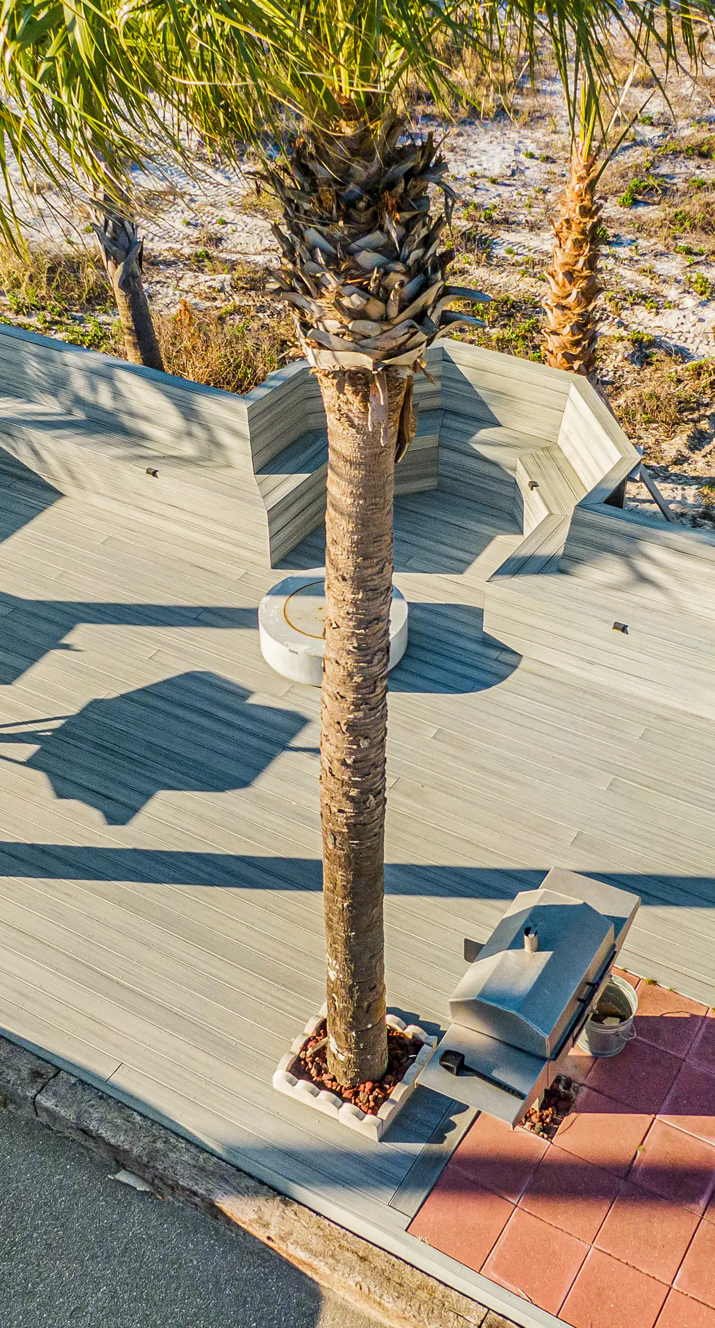 Amazing beachfront oasis with Gulf views, free WiFi, pool, and central AC