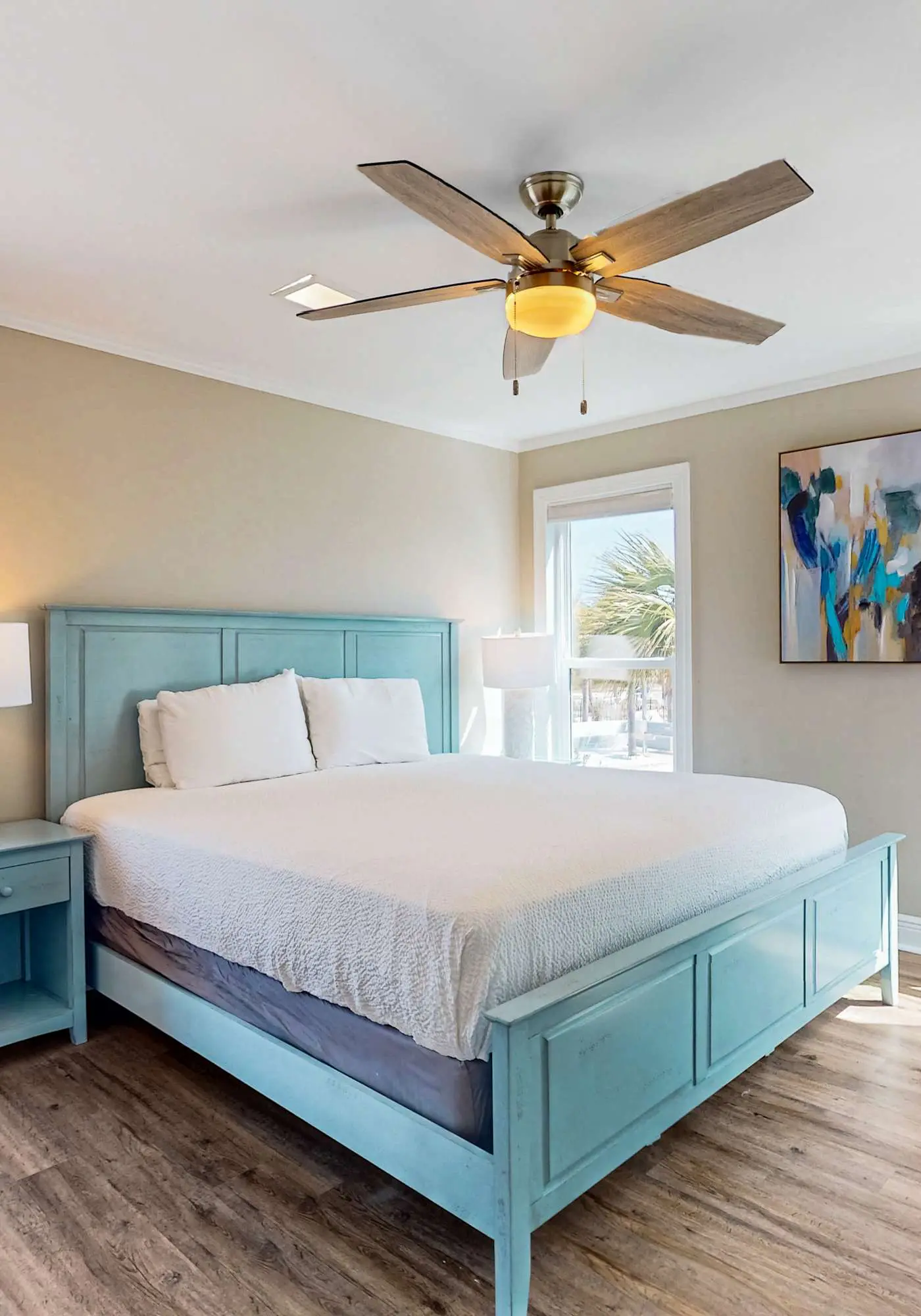 Amazing beachfront oasis with Gulf views, free WiFi, pool, and central AC