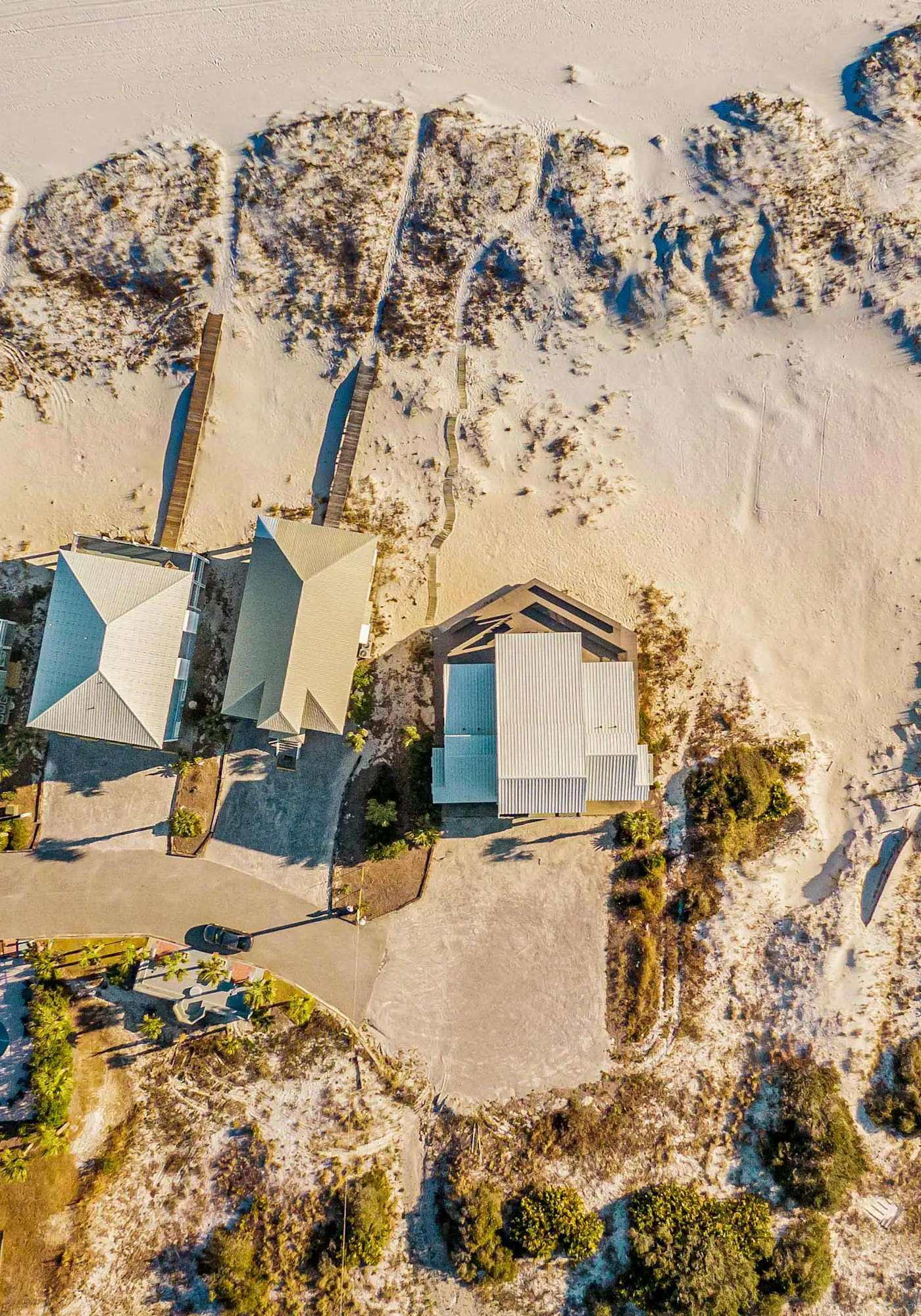 Amazing beachfront oasis with Gulf views, free WiFi, pool, and central AC