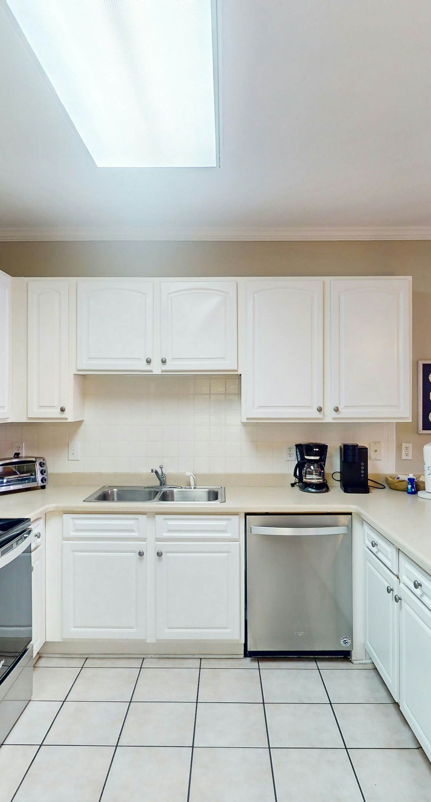 Beachfront at Marlin Key, Dazzling Views, Pool & Private Boardwalk to Sand