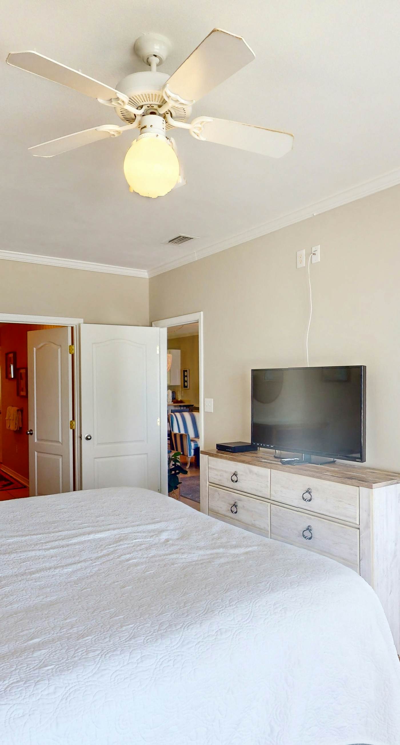 Beachfront at Marlin Key, Dazzling Views, Pool & Private Boardwalk to Sand