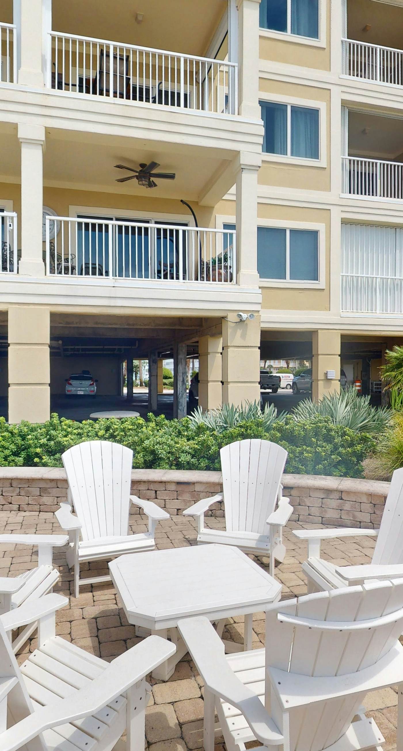 Beachfront at Marlin Key, Dazzling Views, Pool & Private Boardwalk to Sand