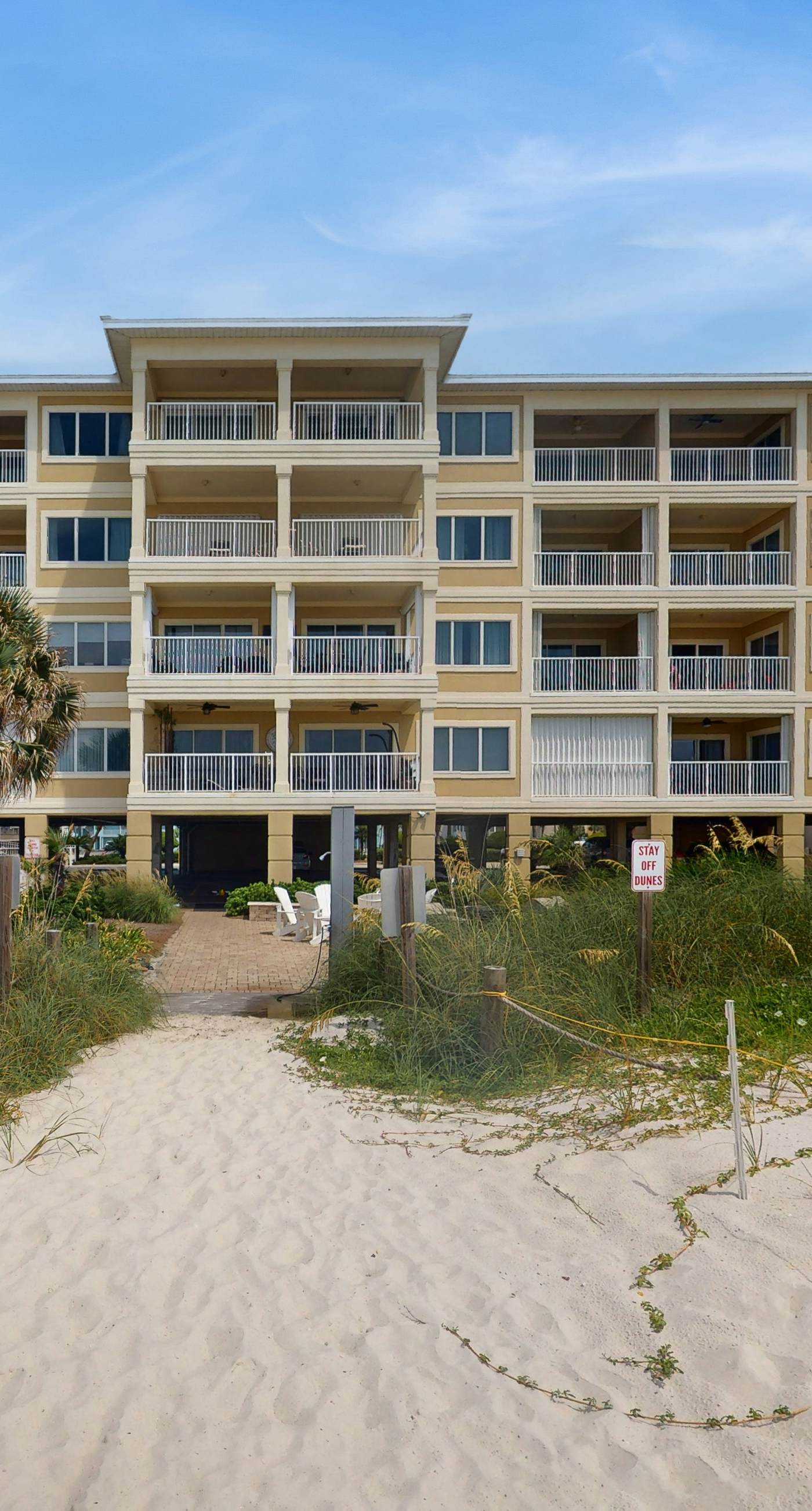 Beachfront at Marlin Key, Dazzling Views, Pool & Private Boardwalk to Sand