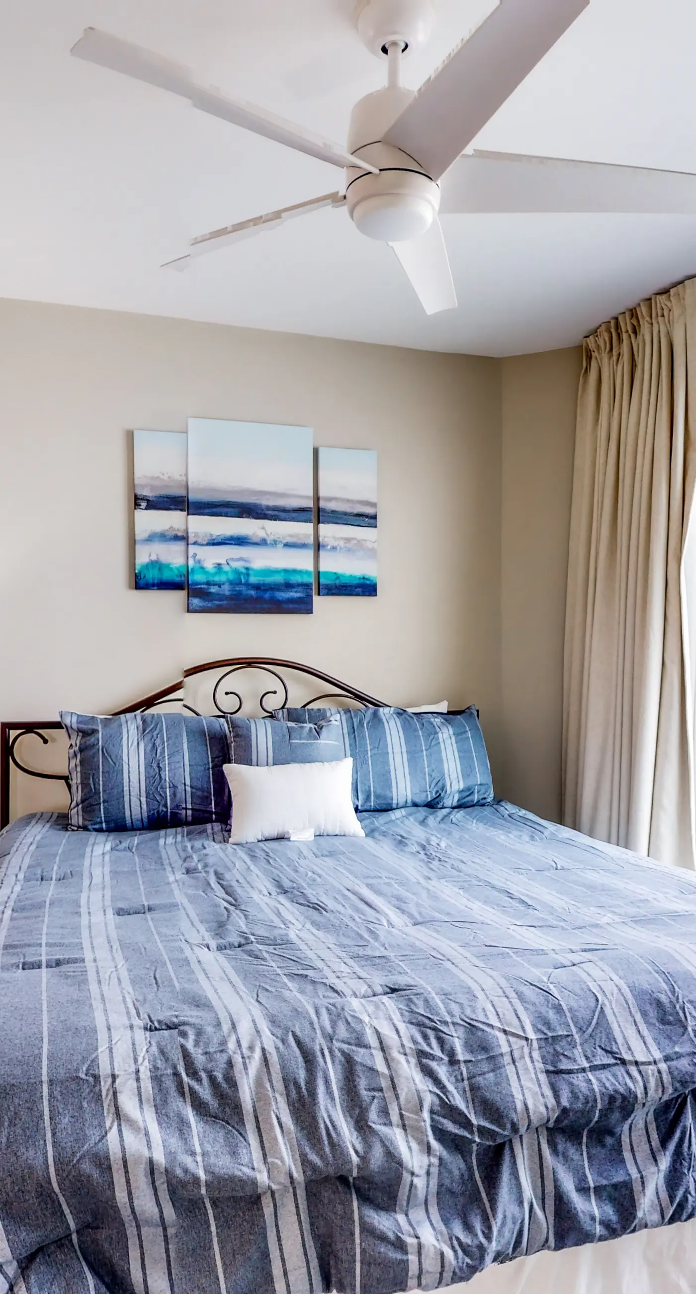 Beachfront corner condo with Gulf-view balcony, pool & beach access